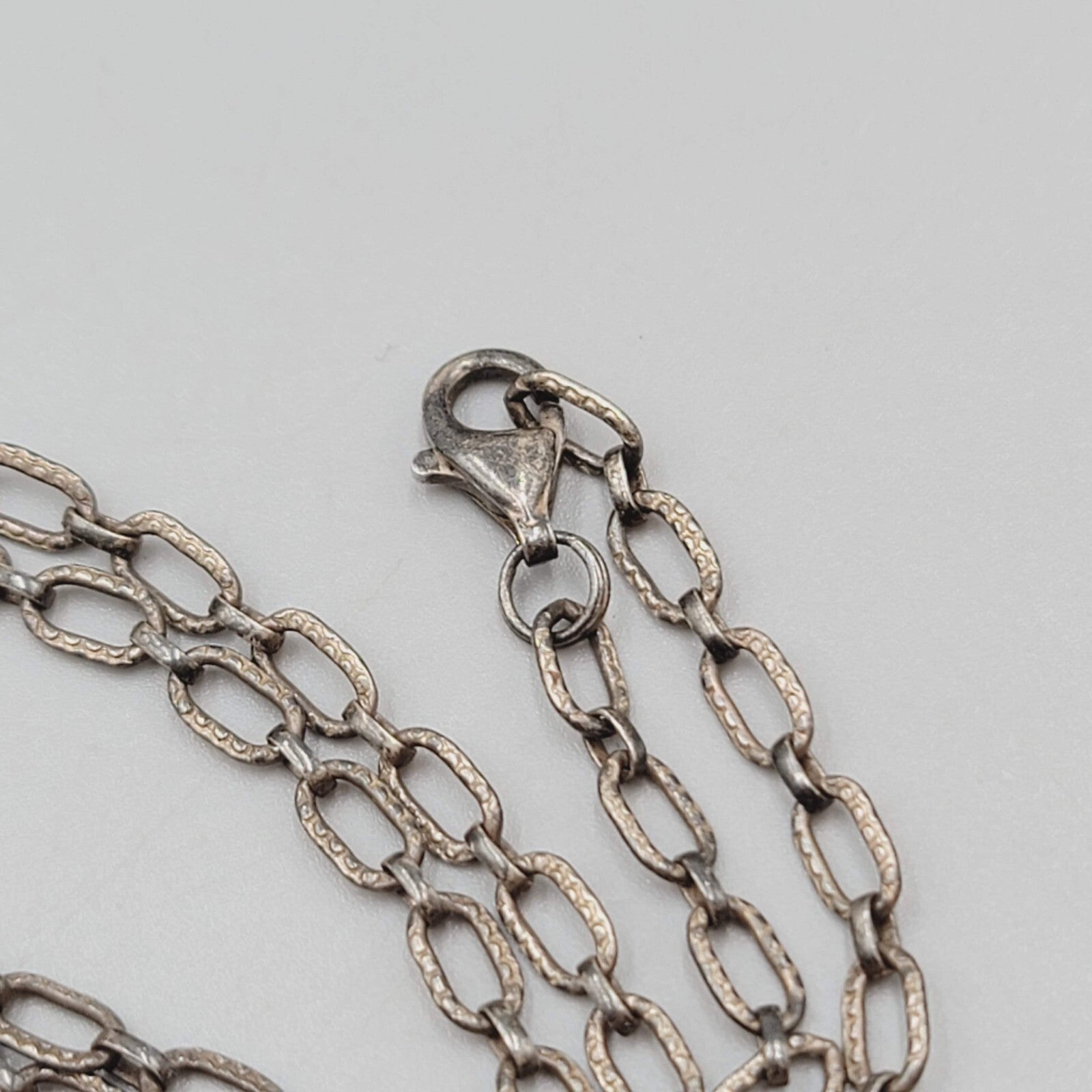 Sterling Silver Necklace Serpentine Stone Pendant Textured Chain 20"