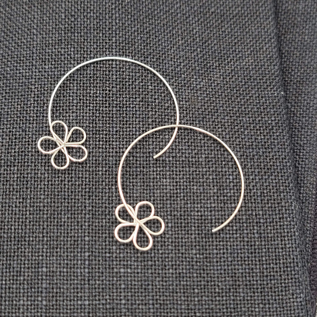 Sterling Silver Pierced Earrings Dainty Wire Flower 1.25" 925