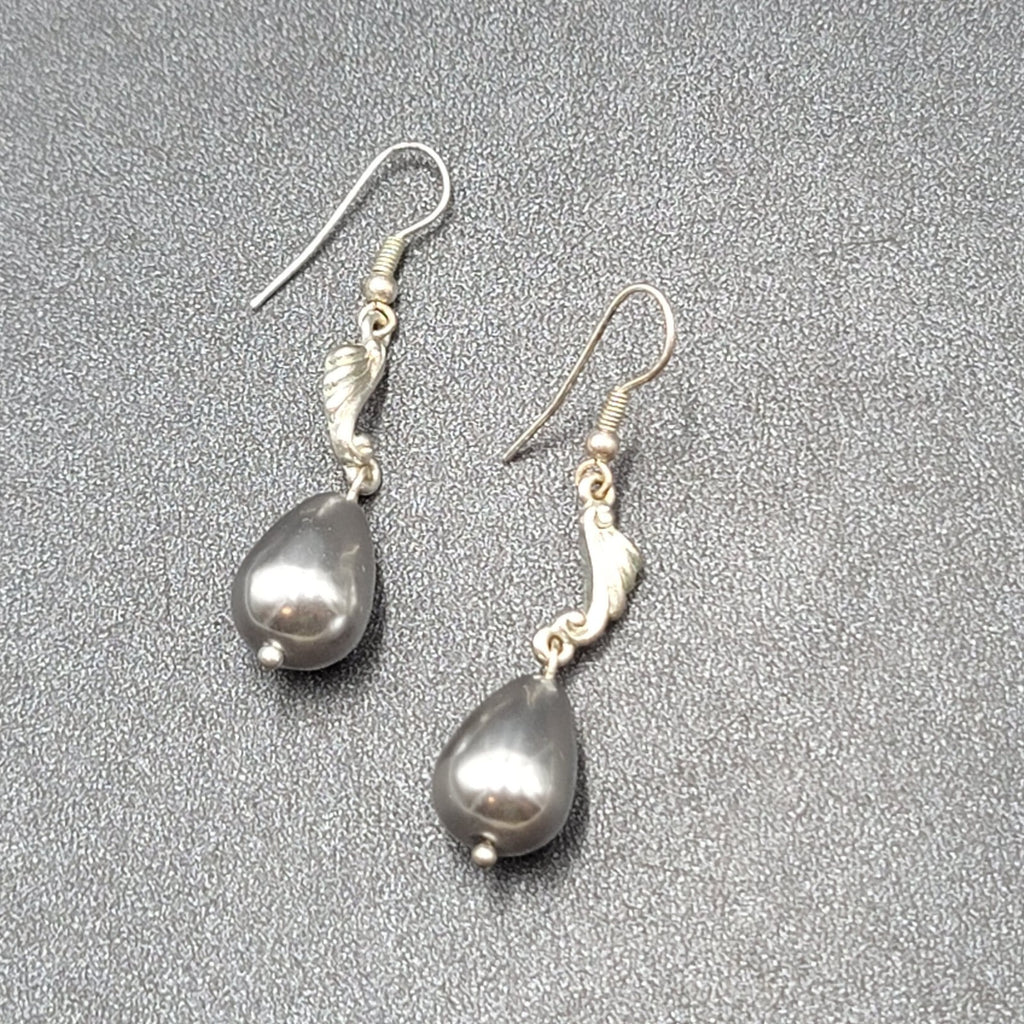 Pierced Earrings Silver tone Pearl Finish Gray Teardrop Bead Dangle 1.5"