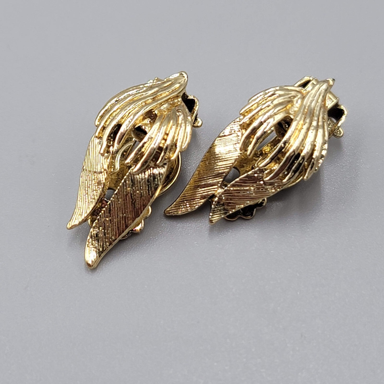 Vintage Gold tone Leaf Design Clip on Earrings Climber 1"