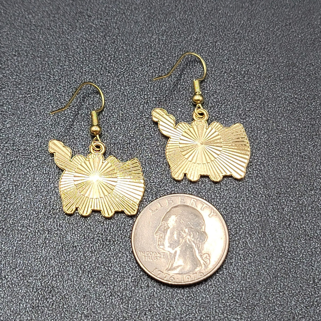 White Cat Pierced Earrings Gold tone Enamel Flowers Dangle 3/4"