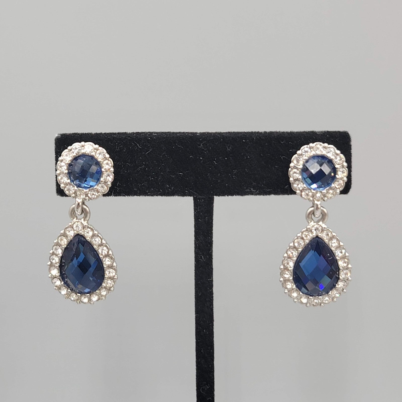 Blue Faceted Crystal Teardrop Pierced Earrings Silver tone Dangle 1.5 in