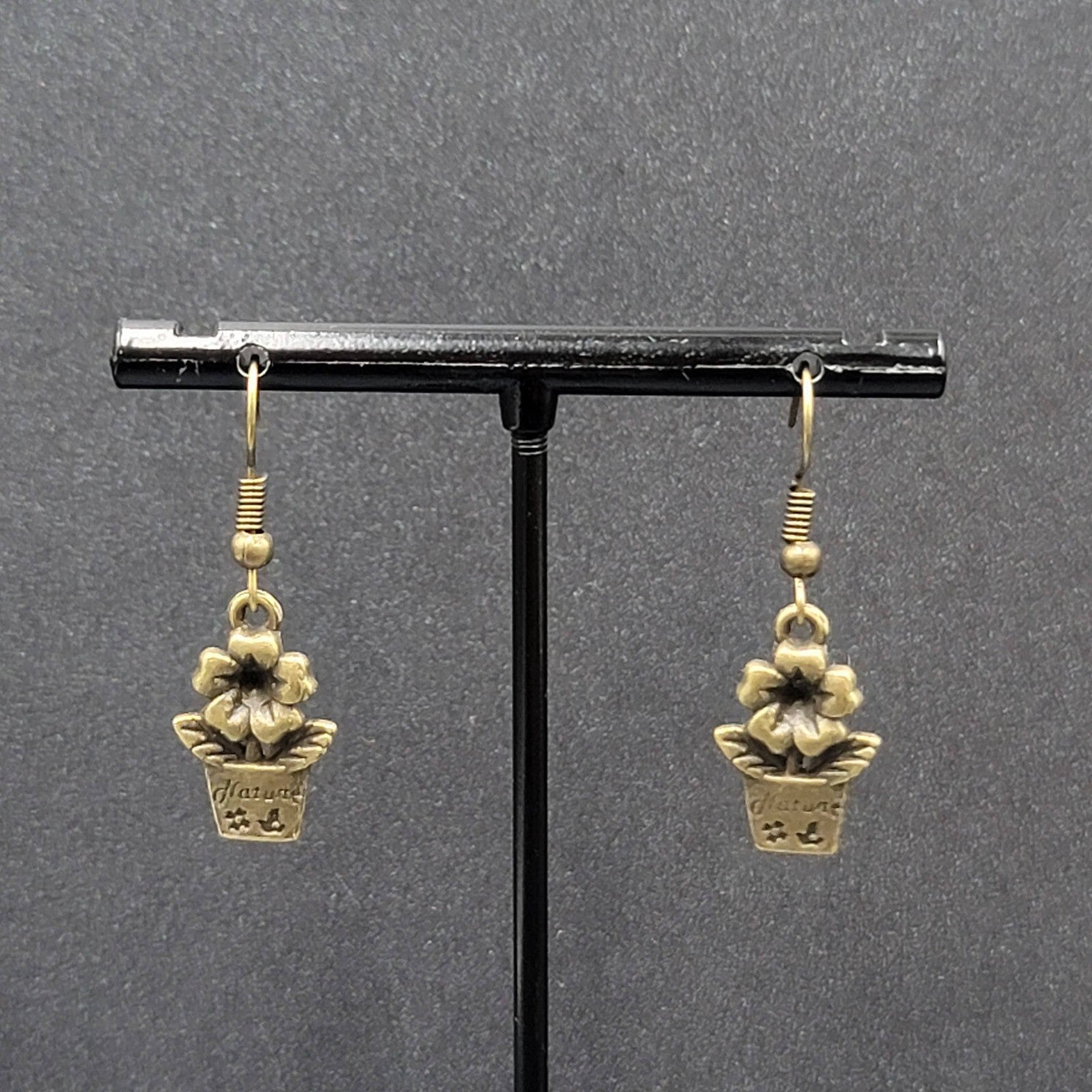 New Flower Pot Pierced Earrings Nature Bronze tone Dangle 3/4"