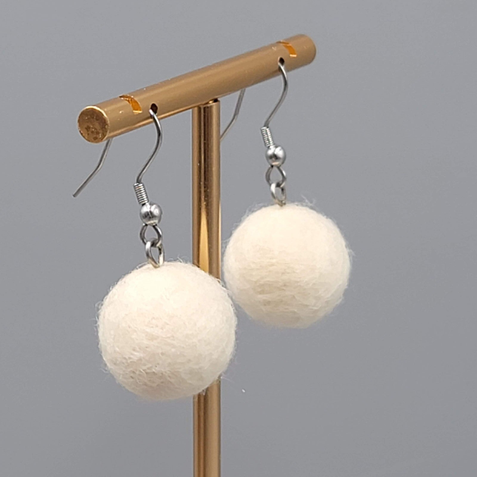 White Wool Ball Bead Pierced Earrings Silver tone Dangle 3/4"