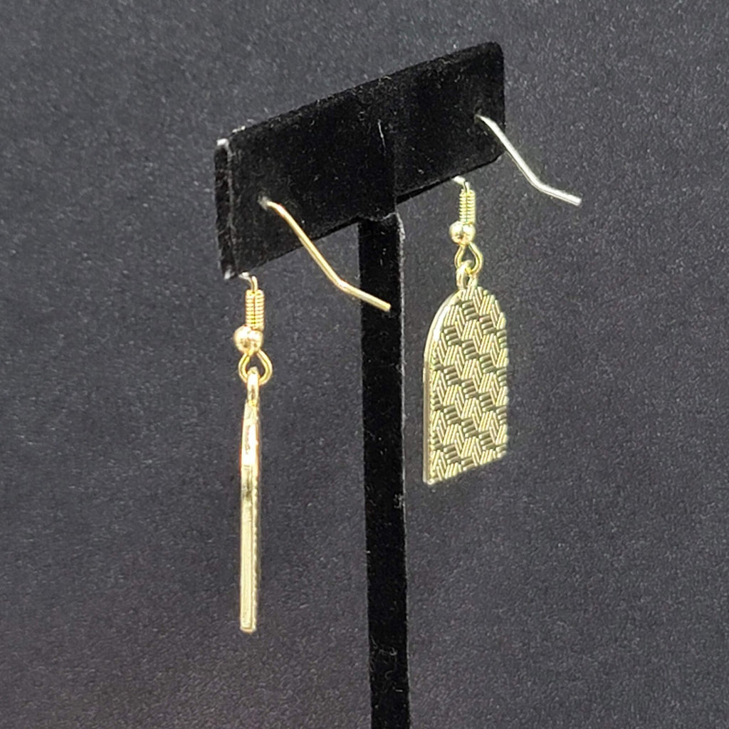 Pierced Earrings Gold tone Enamel Black Cat Crescent Moon Dangle 1"