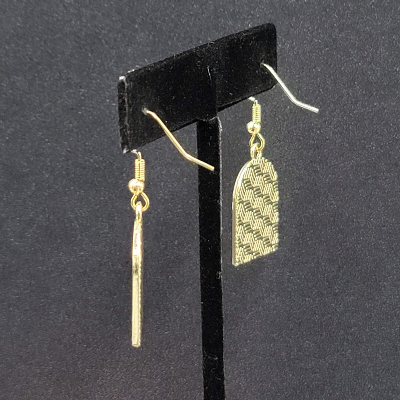Pierced Earrings Gold tone Enamel Black Cat Crescent Moon Dangle 1"