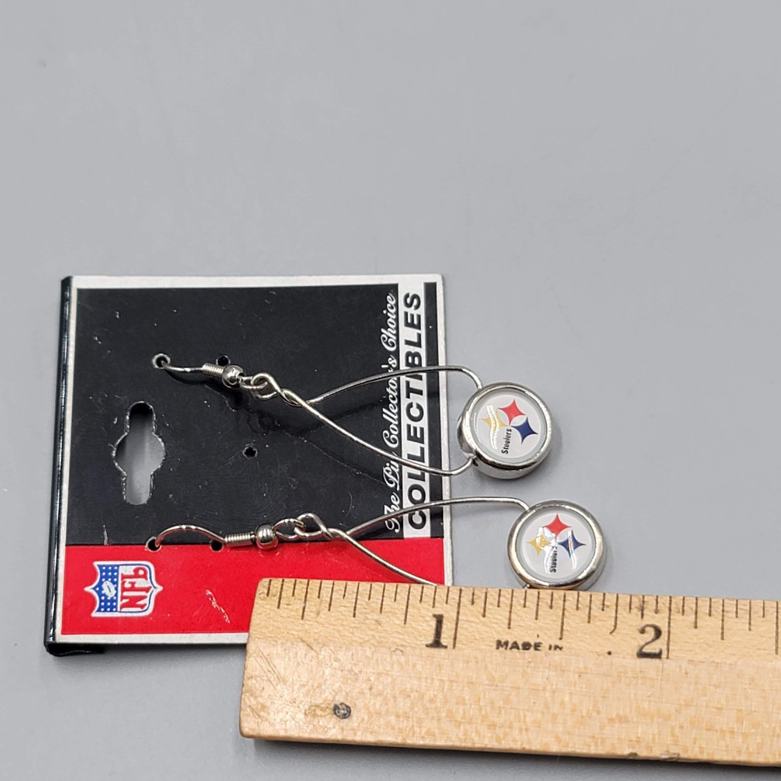 Pittsburgh Steelers NFL Pierced Earrings Silver tone Dangle  NWT 1.5 in