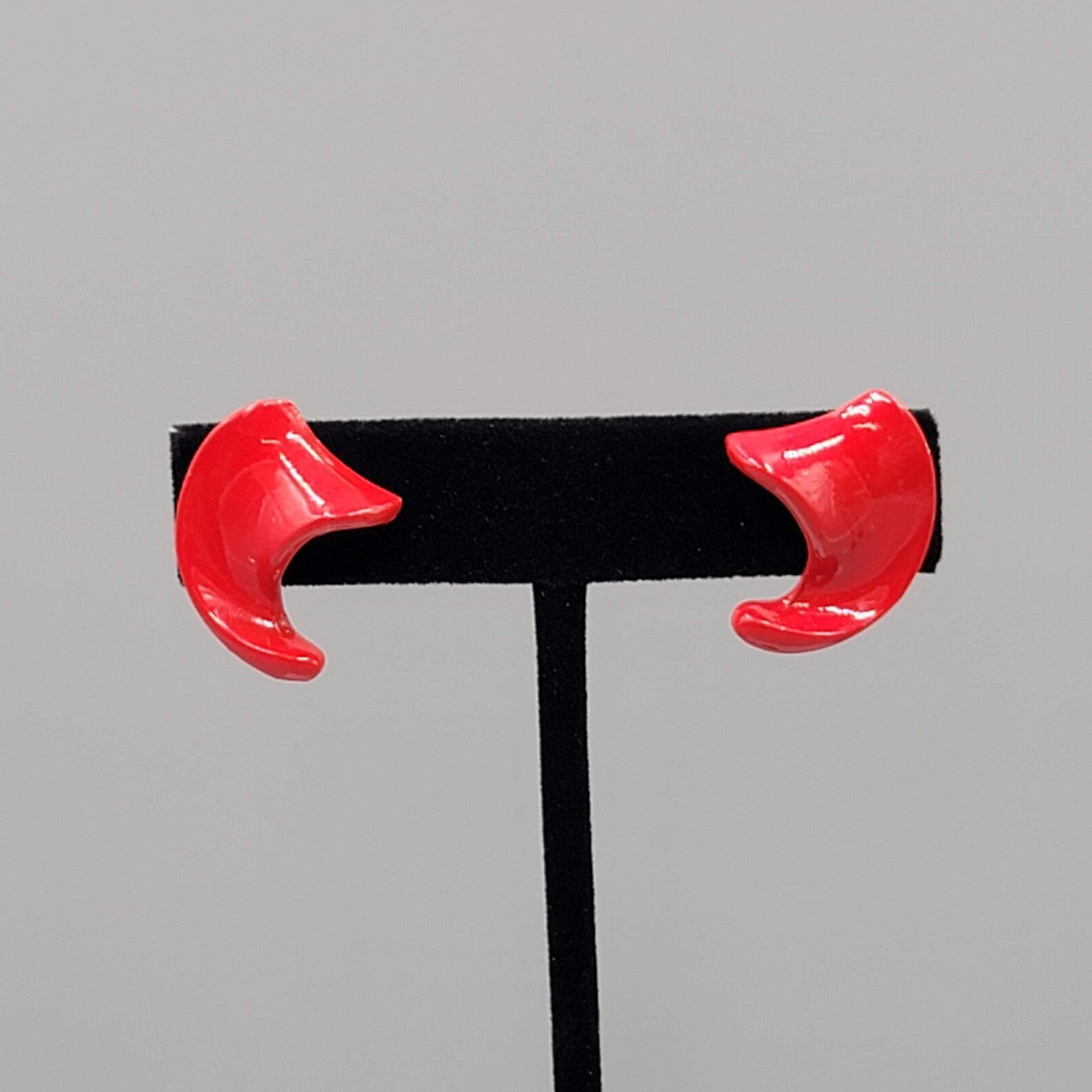 Vintage Bright Red Enamel Drop Pierced Earrings 3/4"