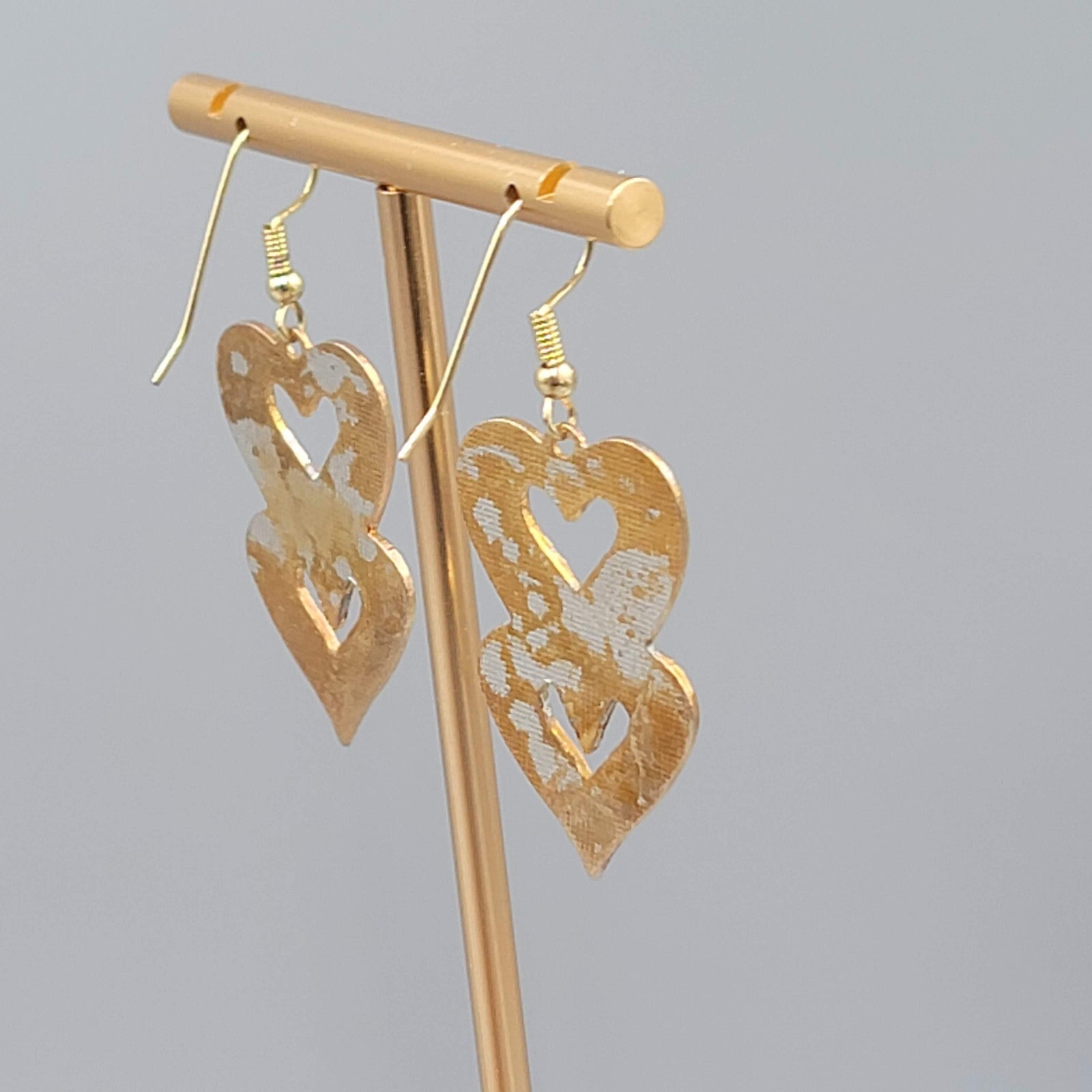 Vintage Heart Cloisonne Flowers Pierced Earrings Gold tone Dangle 1 3/8 in