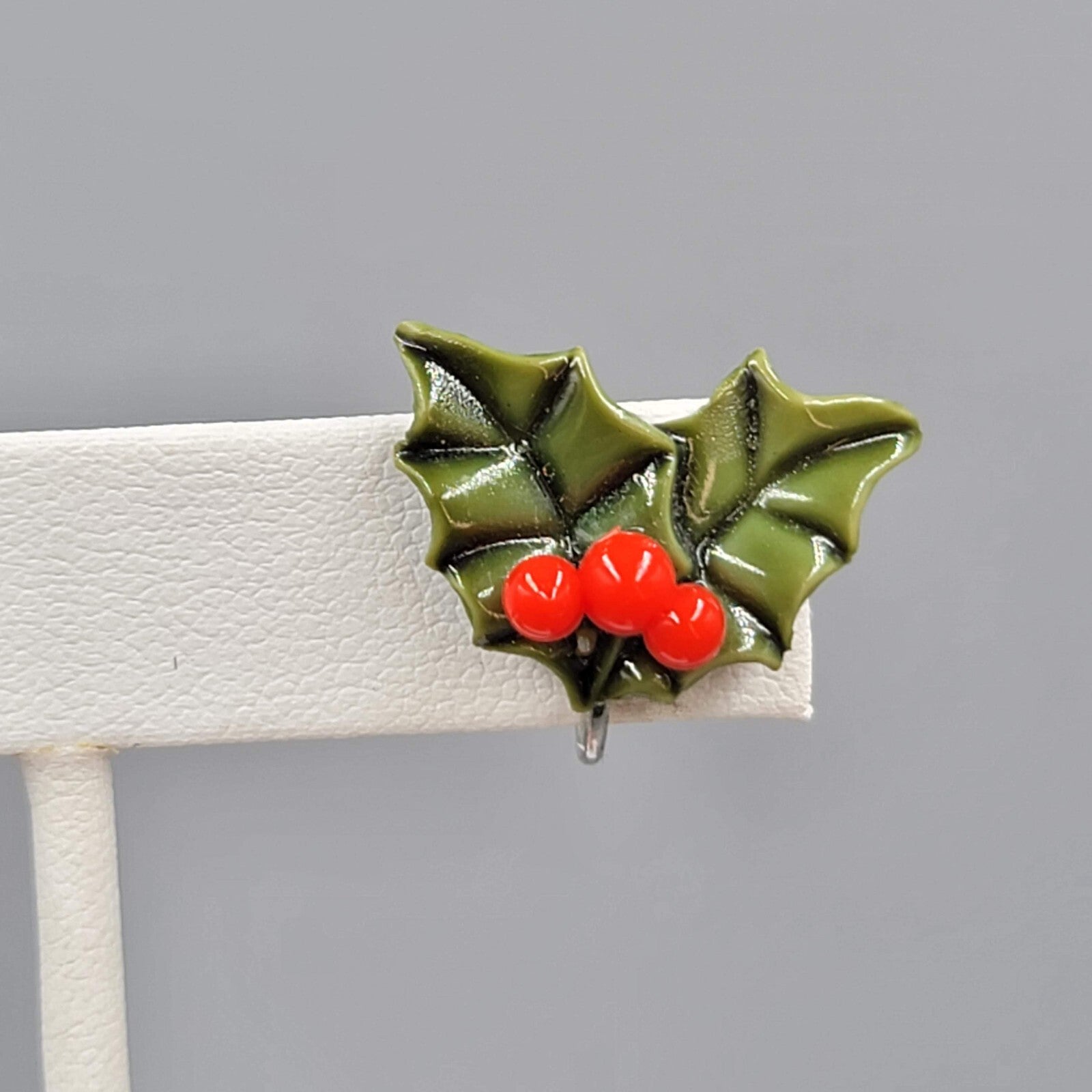 Vintage Mistletoe Clip on Earrings Leaves Berries Screw Back 1/2"