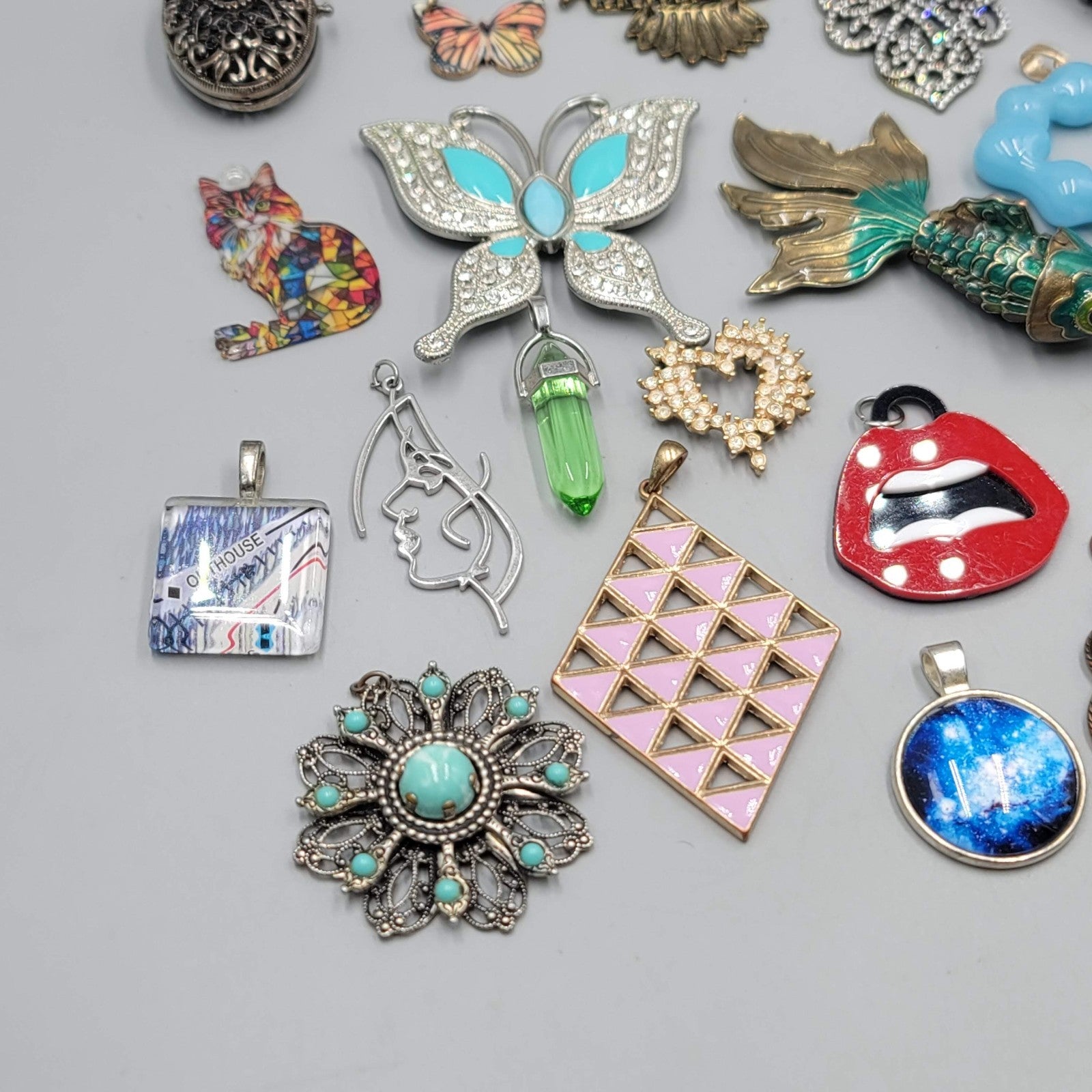 All FUN Modern Pendant Lot of 40 Animals Art Funky Statement Various Styles