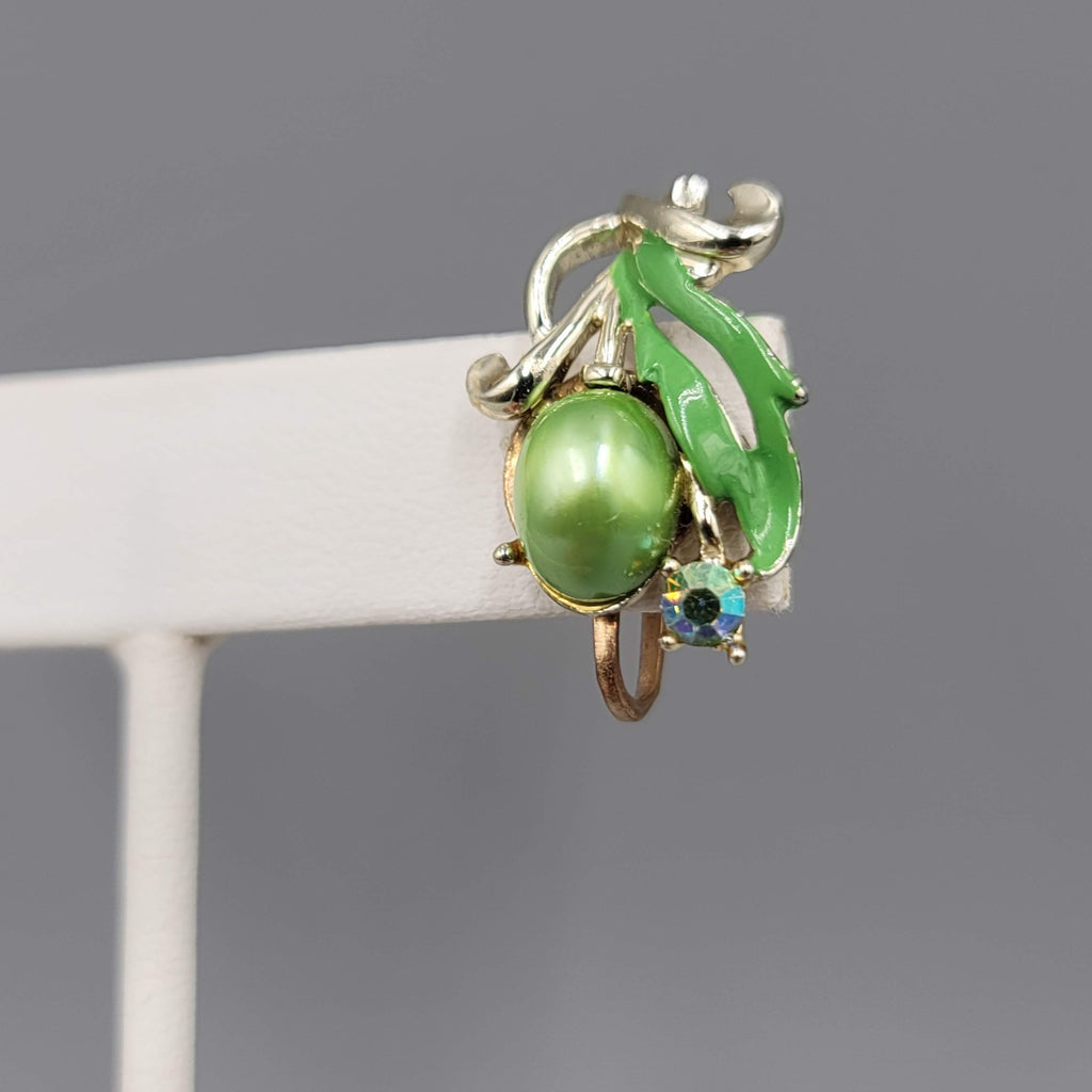 Vintage Faux Green Pearl Rhinestone Clip on Earrings Gold tone Screw Back 7/8"