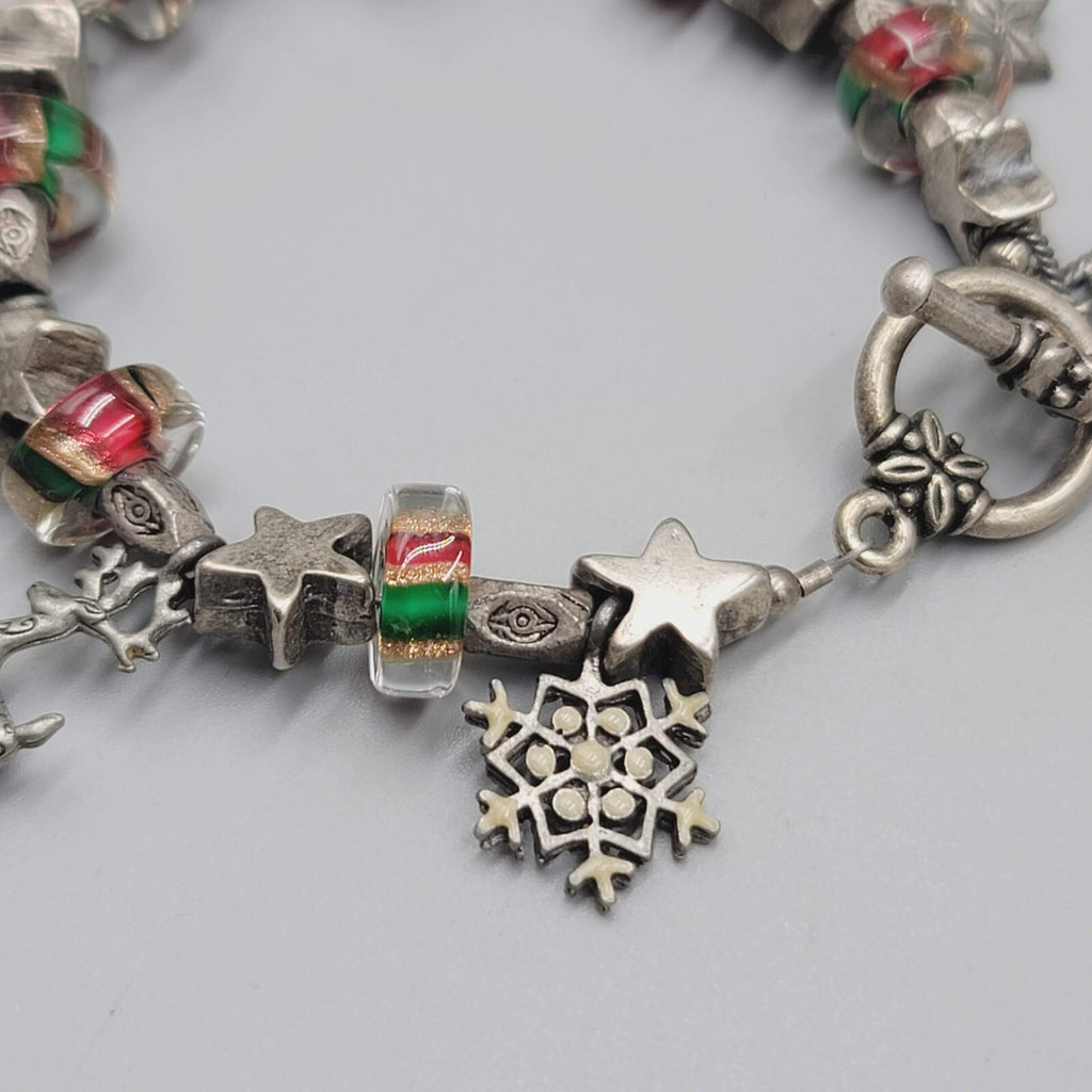 Christmas Charm Bracelet Gray Metal Toggle Closure Red Green Glass Beads 6.5"