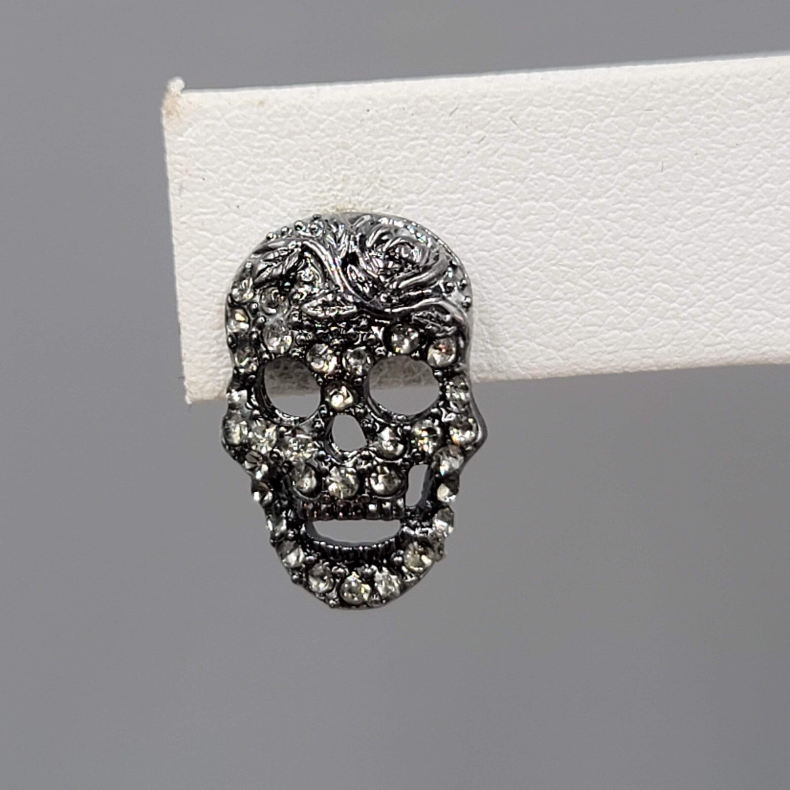 Black Crystal Skull Pierced Earrings Drop Halloween 5/8"