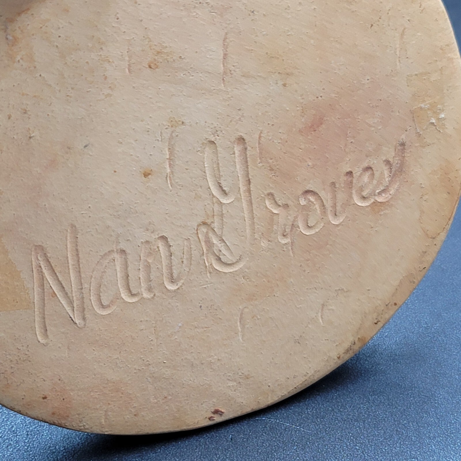 Nan Groves Handmade Pig Pottery Bread Bun Warming Stone Signed