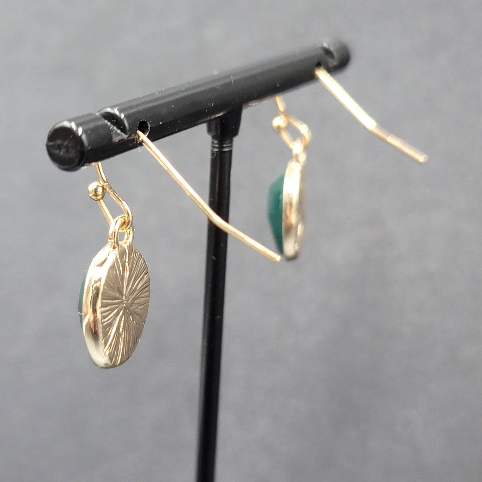 Pierced Earrings Gold tone Green Faceted Acrylic Dangle 1/2"