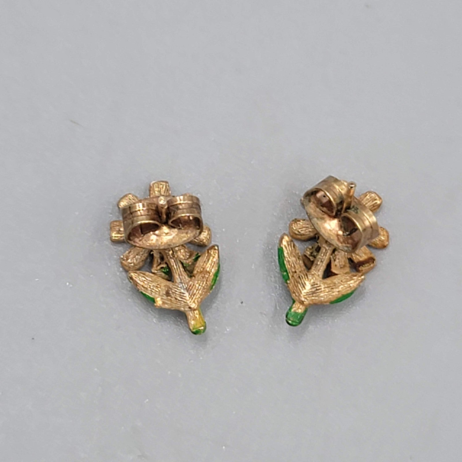 Vintage Enamel Daisy Flower Pierced Earrings Studs 1/2"