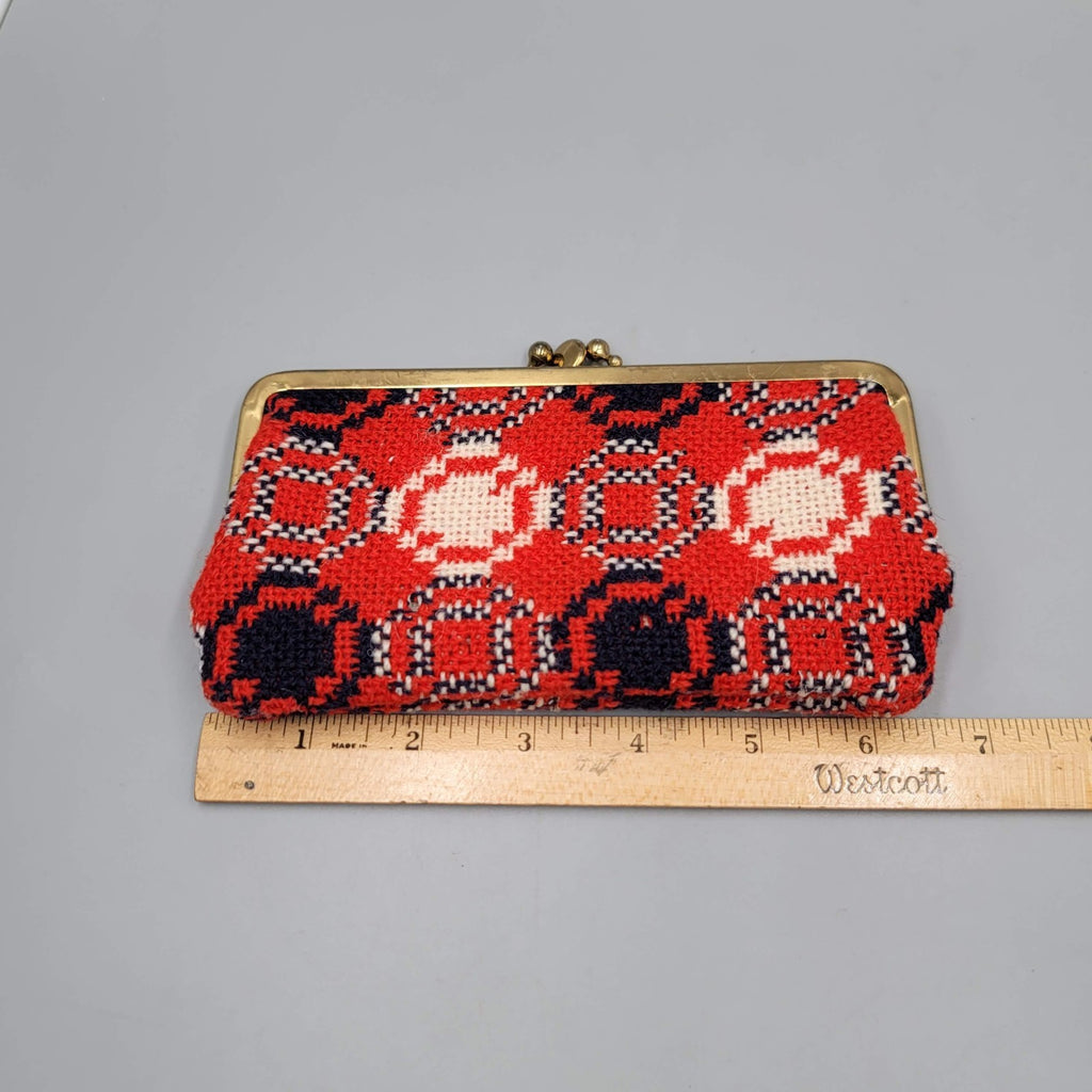 Vintage Red Knit Change Purse With Double Kiss Clasp 6" x 3"