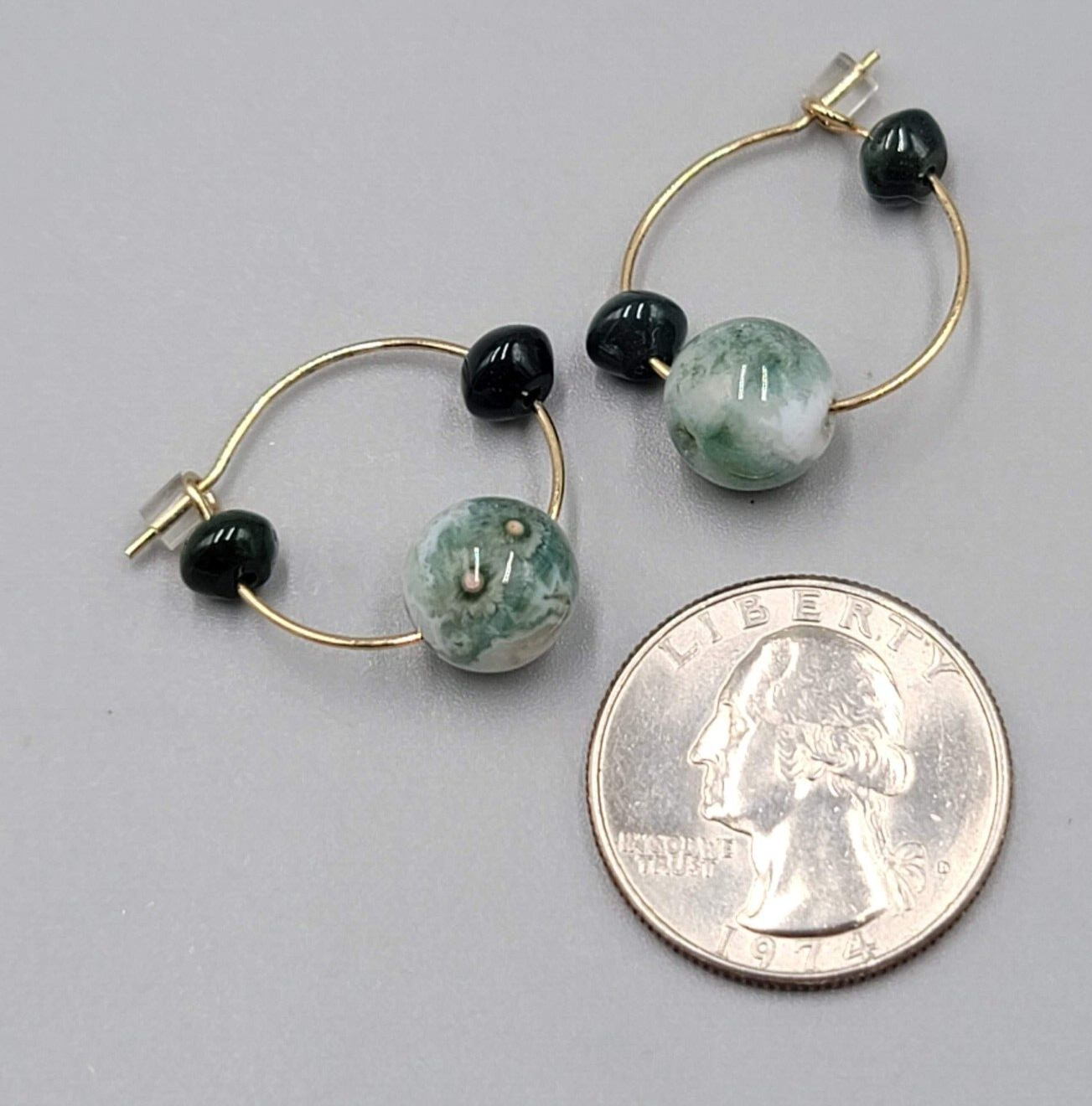 Green Stone Bead Pierced Earrings Gold tone Hoops 7/8"