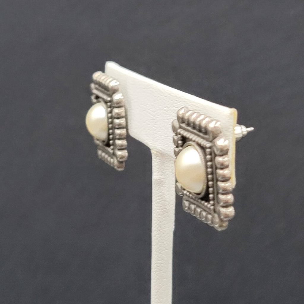 Pierced Earrings Embossed Square White Center 3/4"