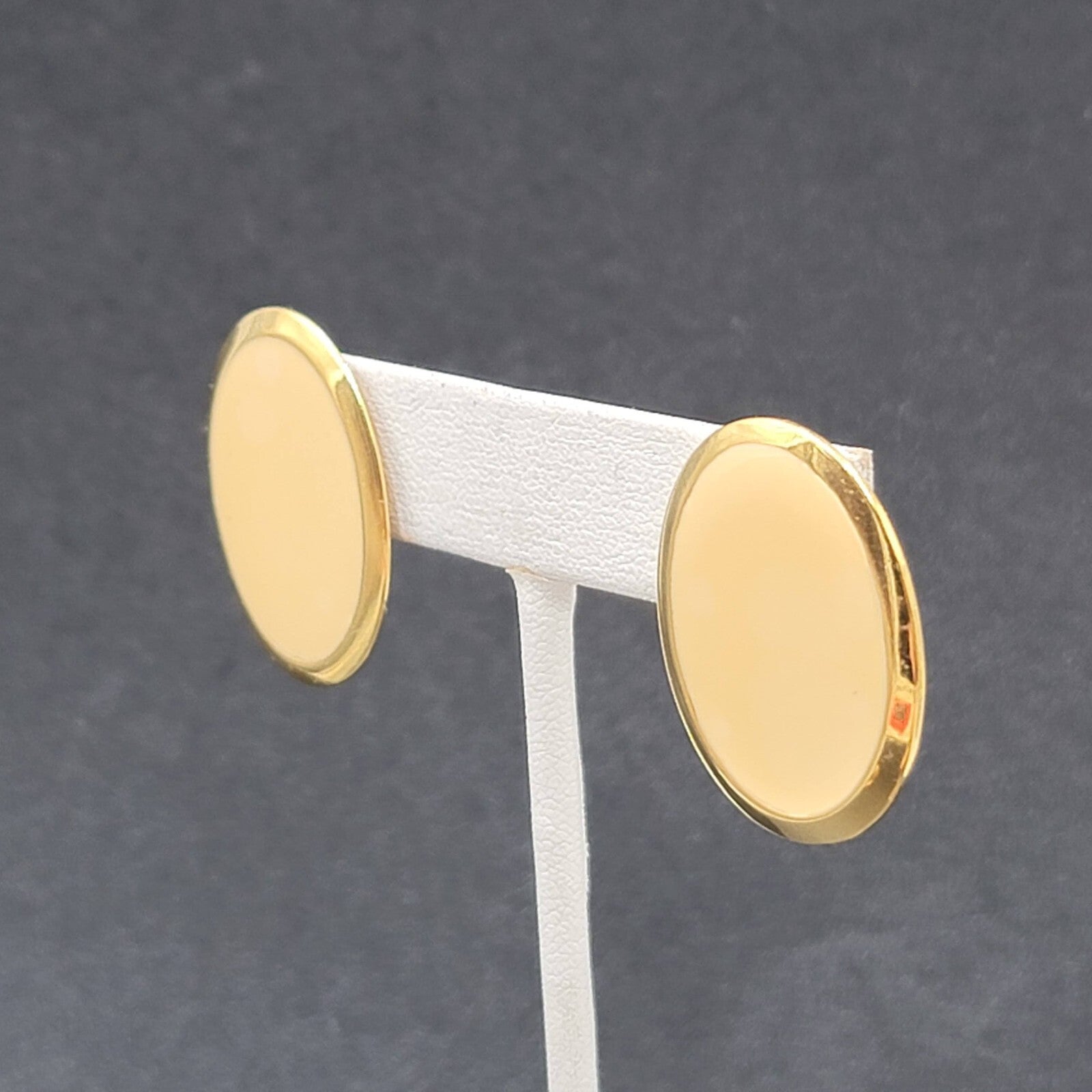 Vintage Pierced Earrings Gold tone Oval Off White Enamel Flat Lightweight 1.25"