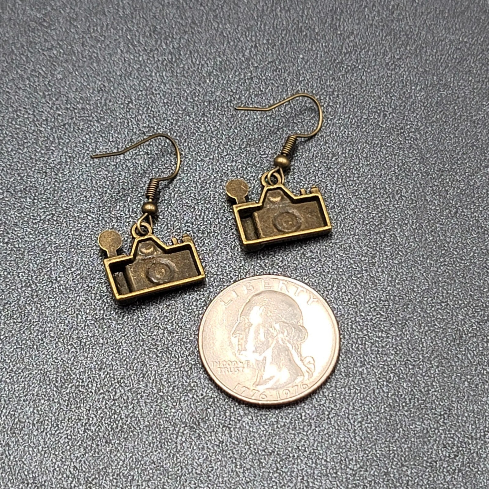 Camera Pierced Earrings Retro Bronze tone Dangle 1/2"