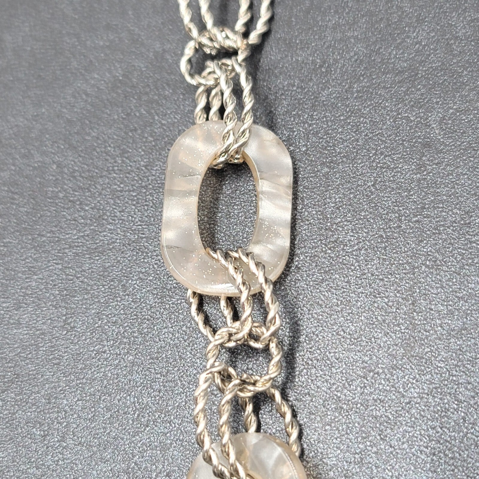 1946 Necklace Acrylic Beaded Chain 18"-21"
