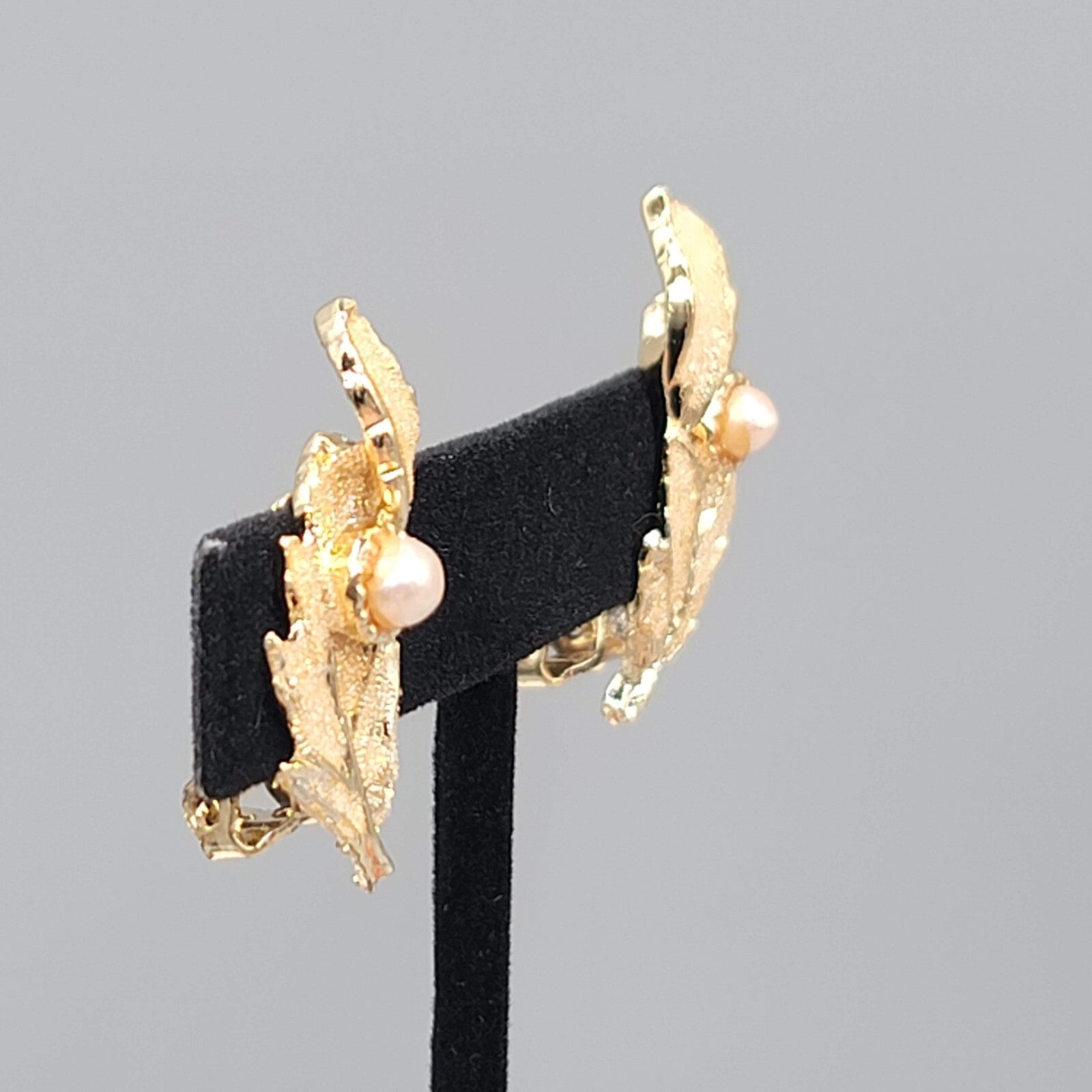 Vintage Climber Clip on Earrings Gold tone Textured Leaf White Bead 1.25"