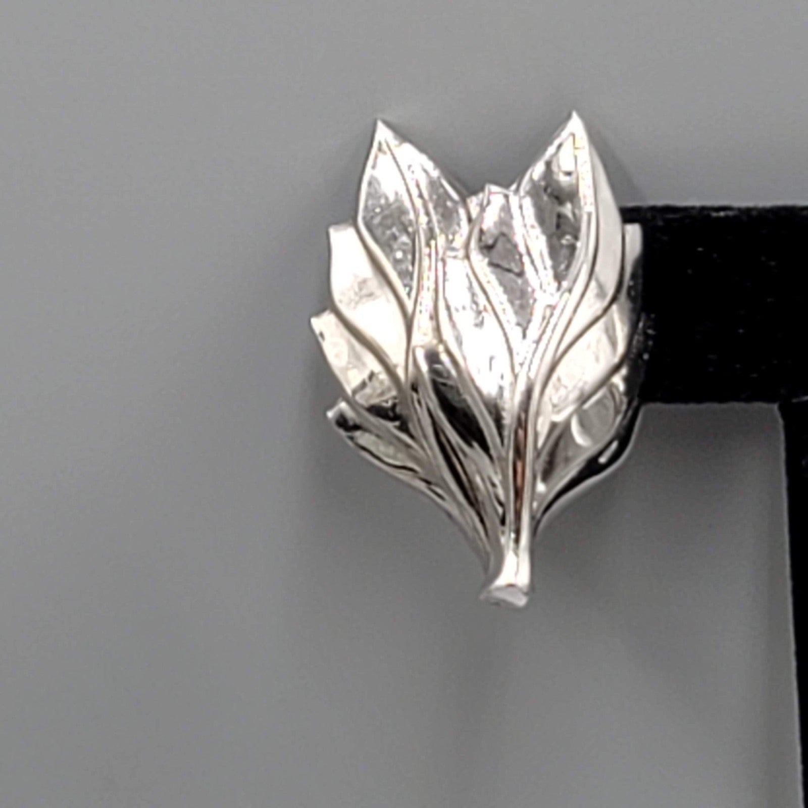 Vintage Marino Clip on Earrings Silver tone Leaf Climber 1 3/8"