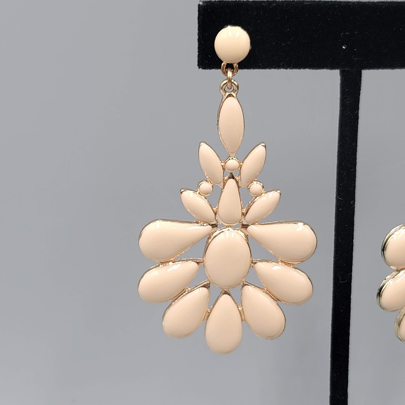 Large Statement Dangle Pierced Earrings Gold Tone Beige Cream 3"