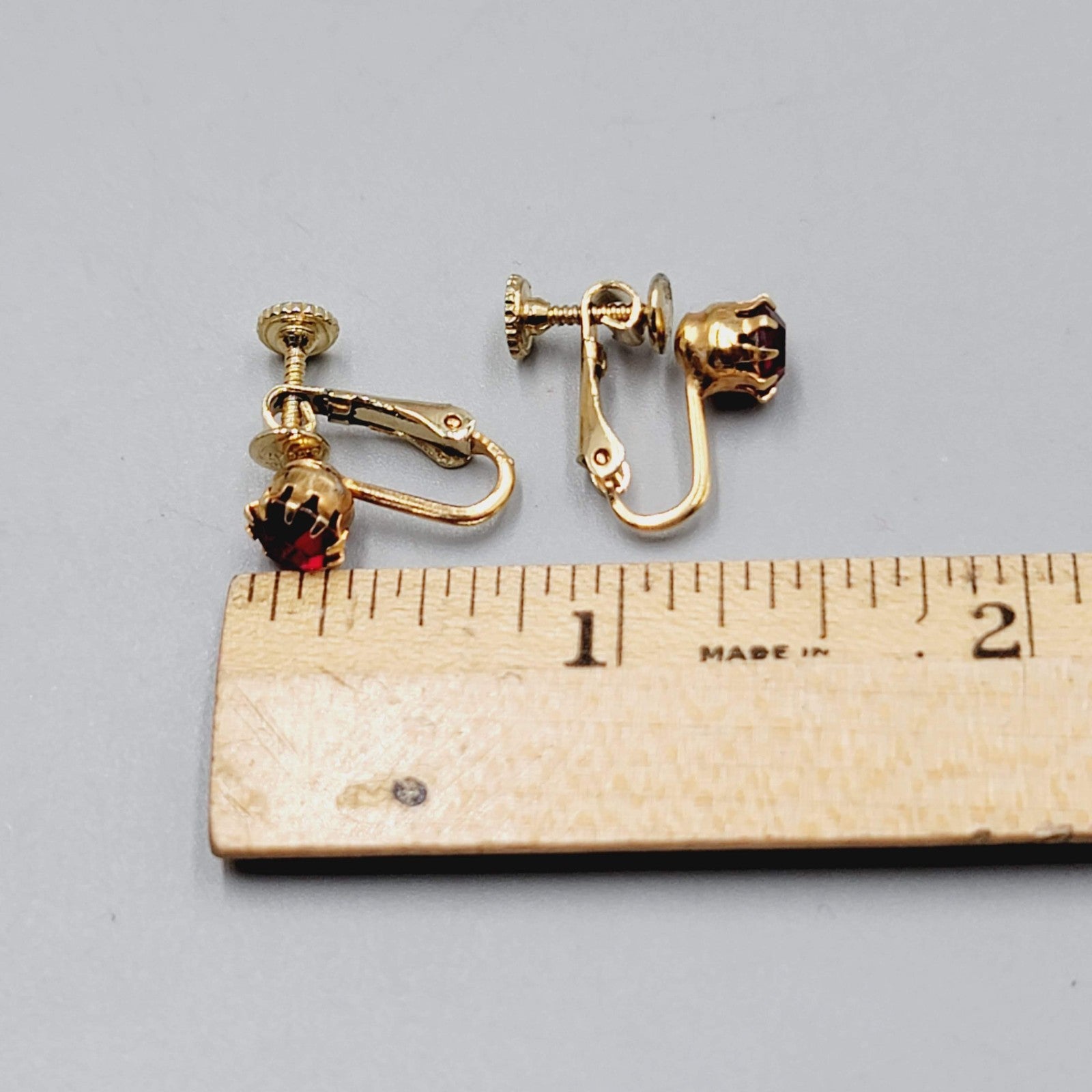 Vintage Red Rhinestone Stud Clip on Earrings Gold tone  1/4 in