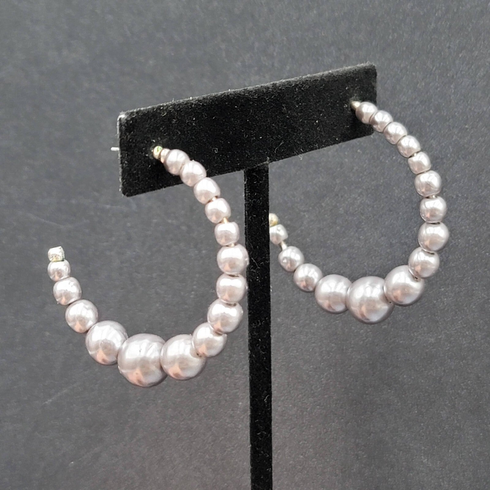 Pierced Earrings Graduated Imitation Gray Pearl Beads Hoops 1.75"