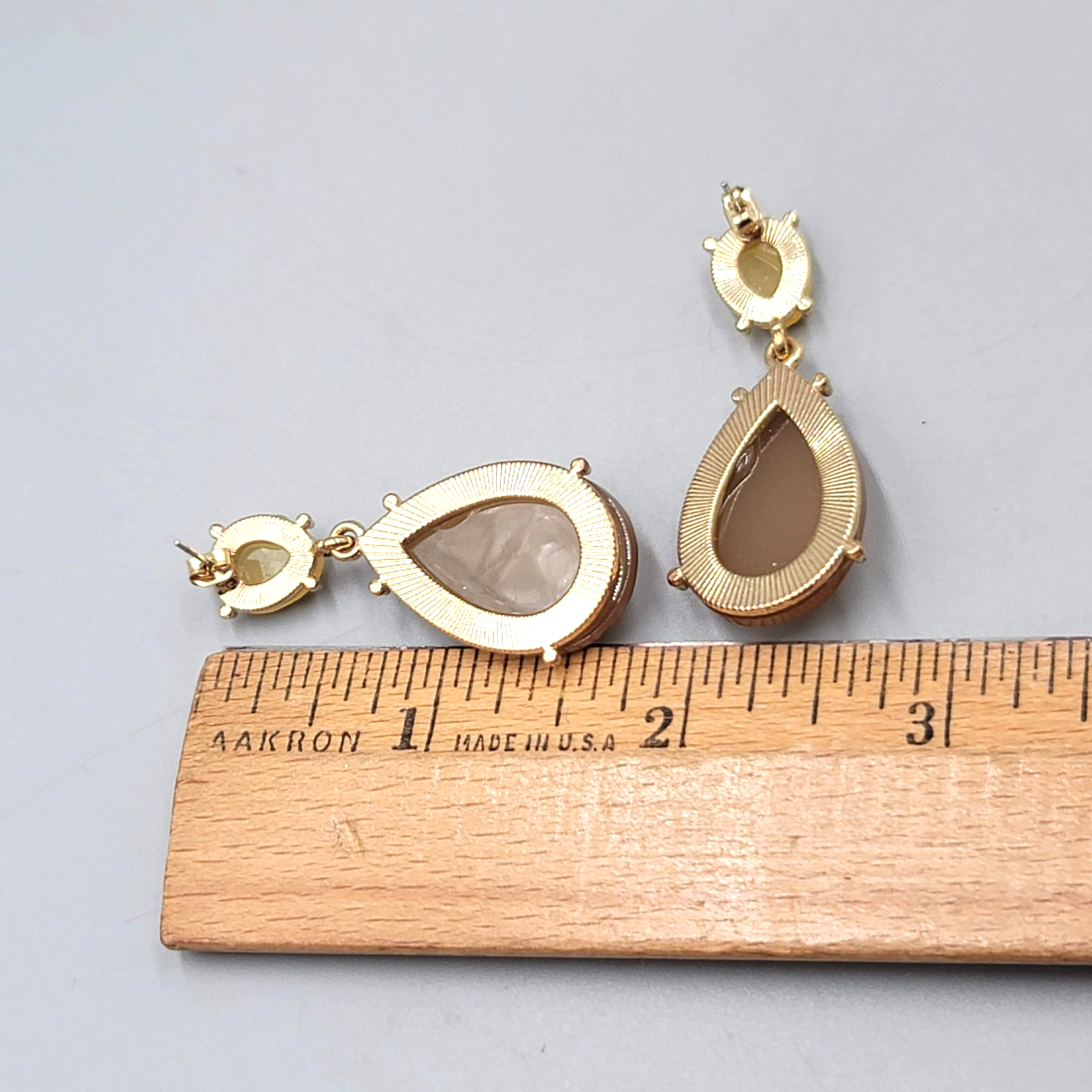 Yellow Brown Teardrop Pierced Earrings Gold tone Dangle 1.75 in