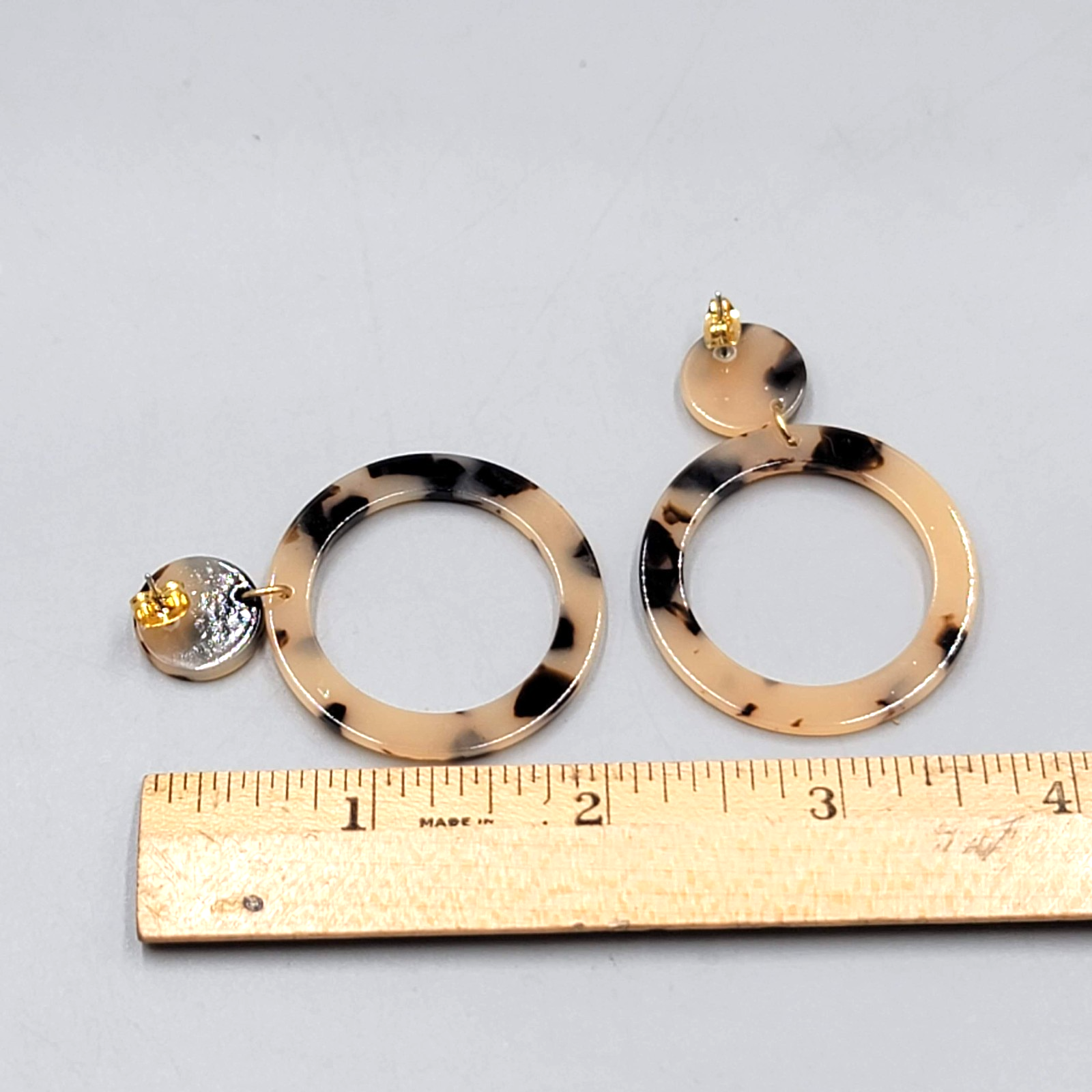 Acrylic Tortoise Hoops Pierced Earrings Gold tone Dangle 2"