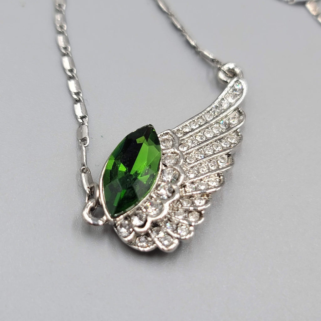 Green Crystal Wing Pendant Necklace Silver Tone Adjustable Chain Elegant Jewelry