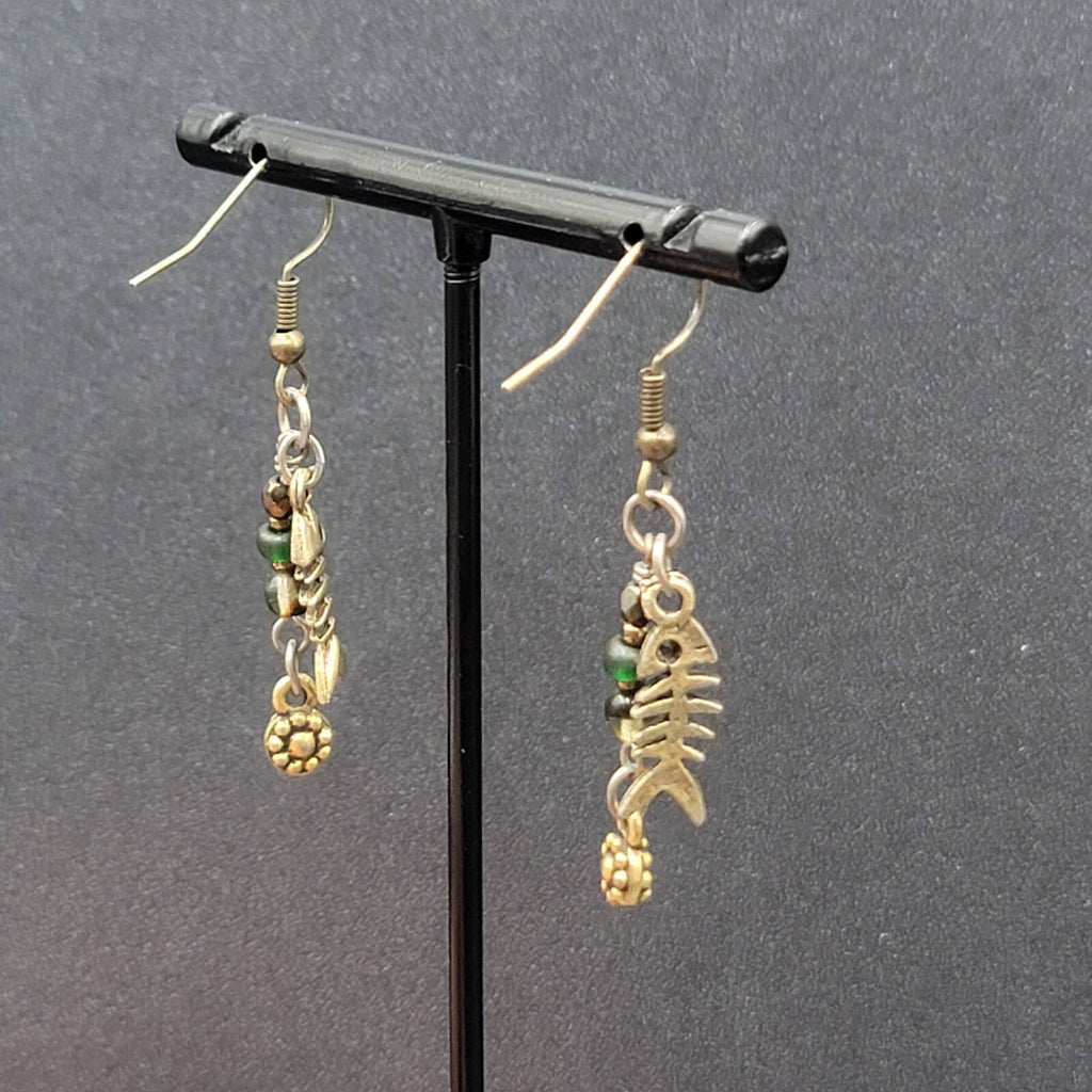 Vintage Pierced Earrings Gold tone Fish Beaded Dangle 1.25"