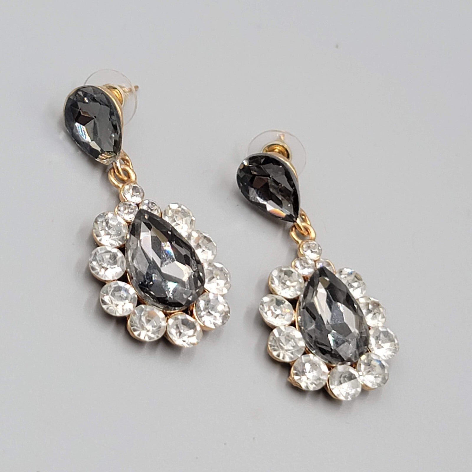 Gray Teardrop Glass Pierced Earrings Gold tone Dangle 2"