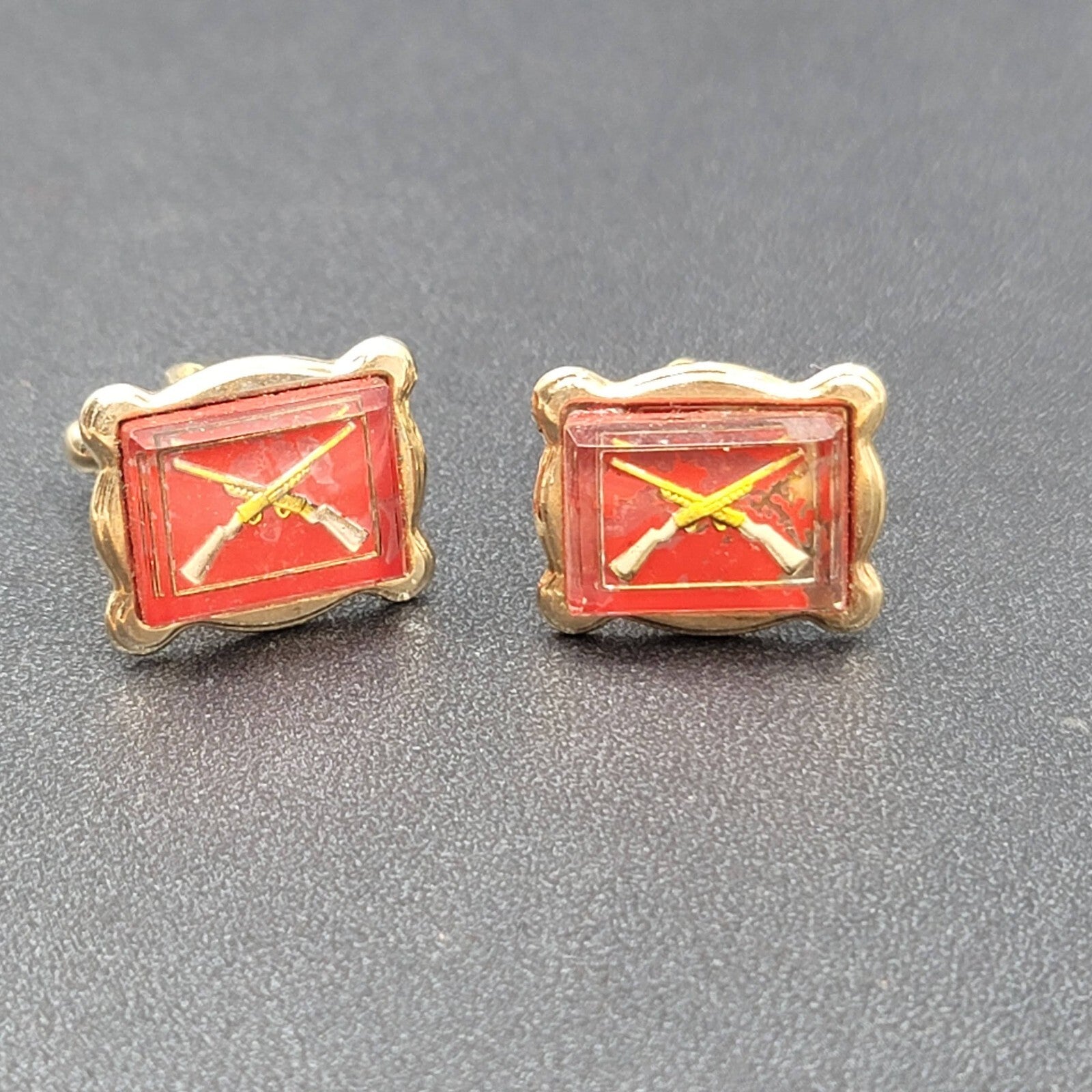 Crossed Rifle Long Gun Cufflinks Gold tone Red Resin Rectangle 3/4"