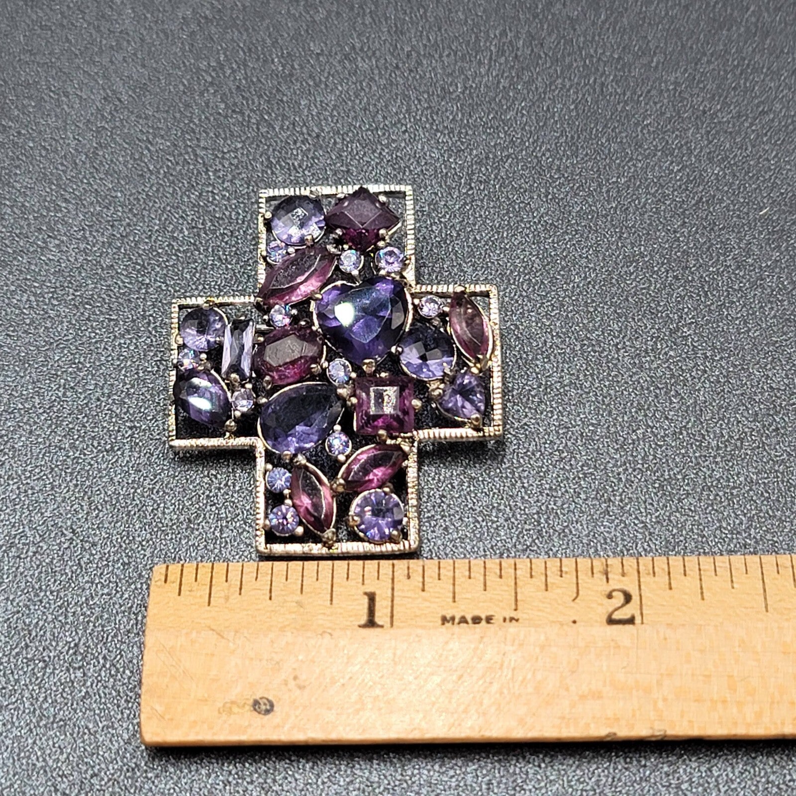Rhinestone Brooch Purple Prong Set Heart Silver tone Cross Estate Jewelry 1 5/8"