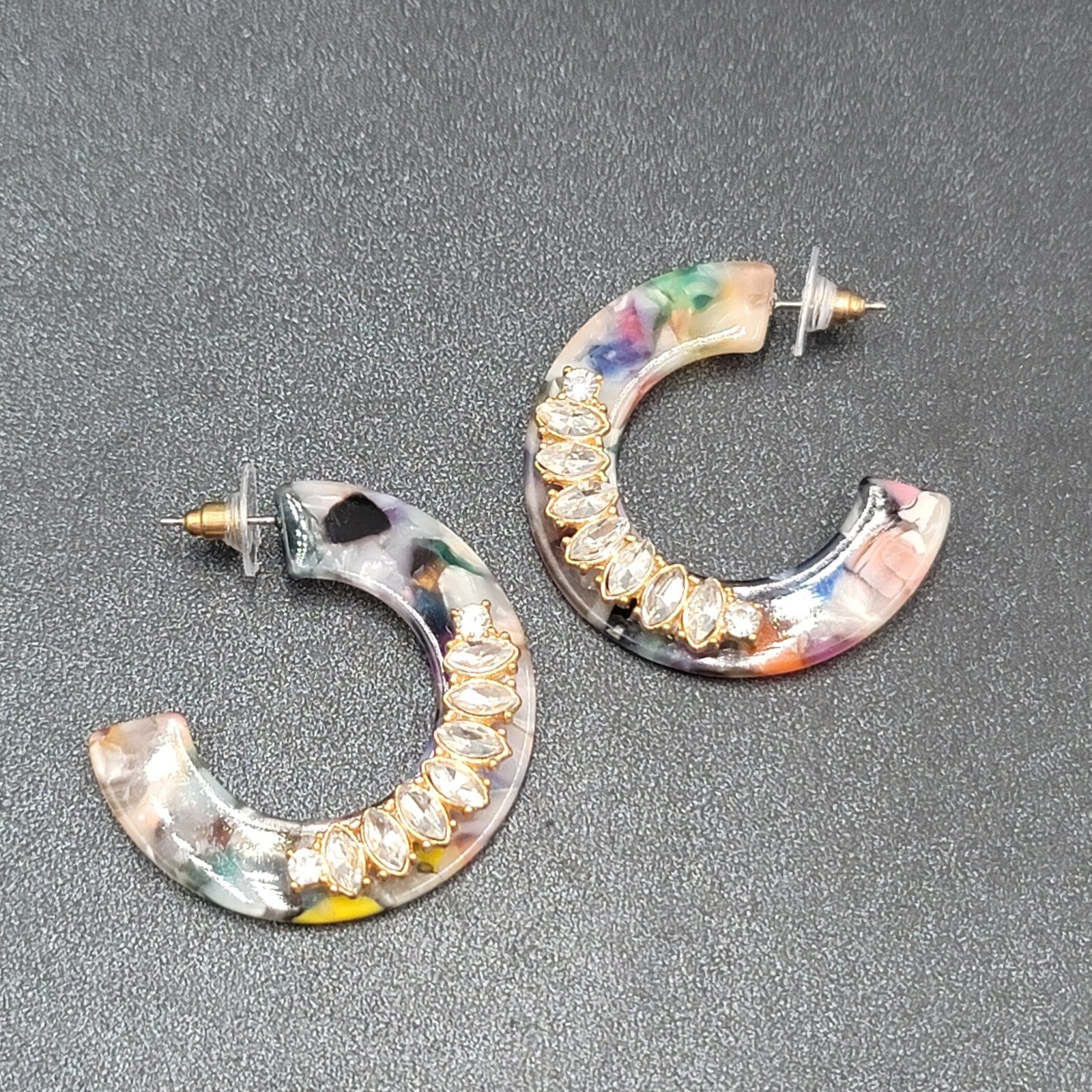 Pierced Earrings Confetti Acrylic Gold tone Rhinestones Hoops Dangle 1.5"