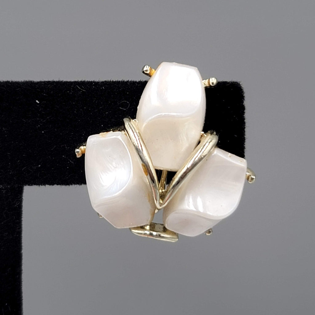 Vintage Star Clip on Earrings White Thermoset Gold tone Screw Back 1"