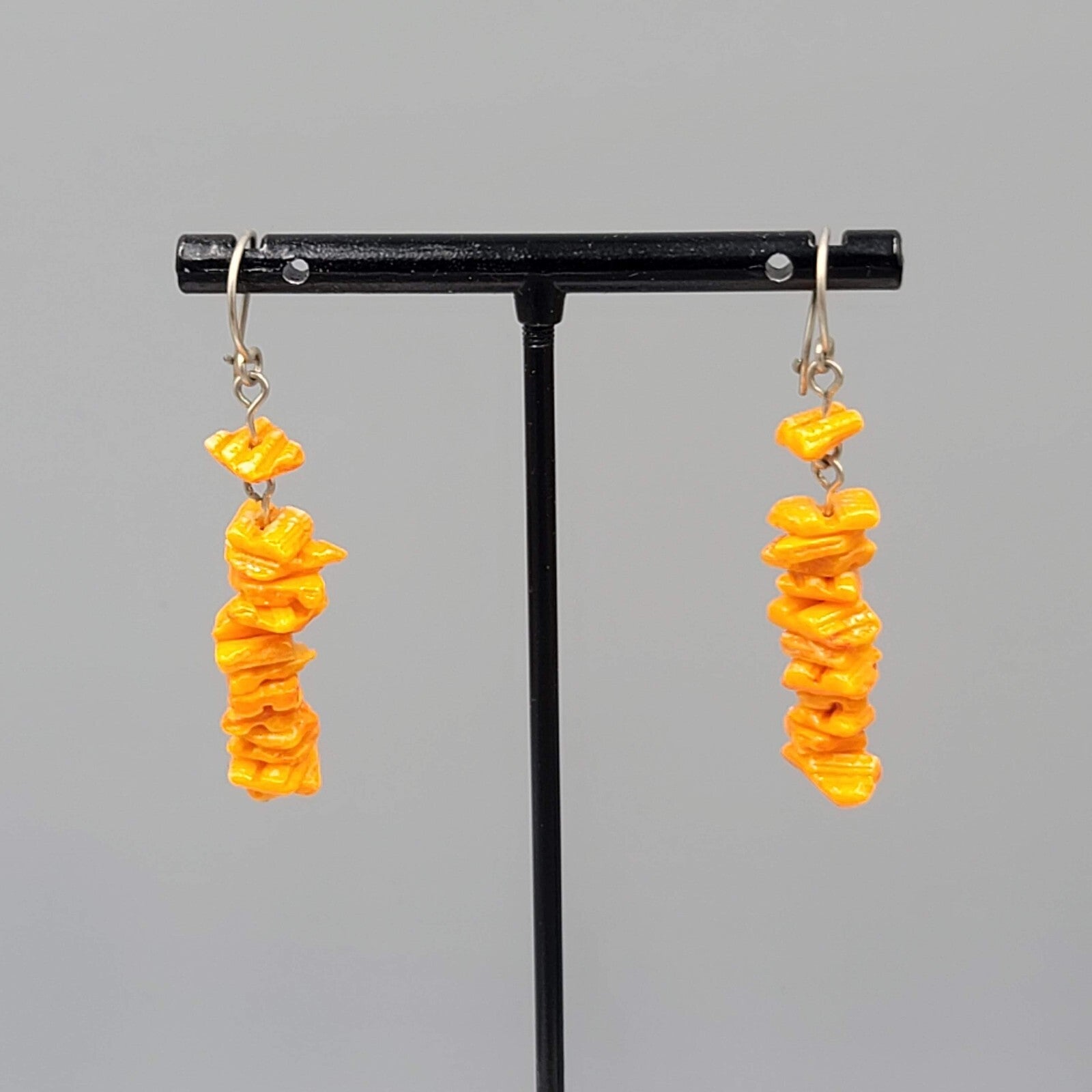 Vintage Orange Shell Chip Beads Pierced Earrings Silver tone Dangle 1.5"