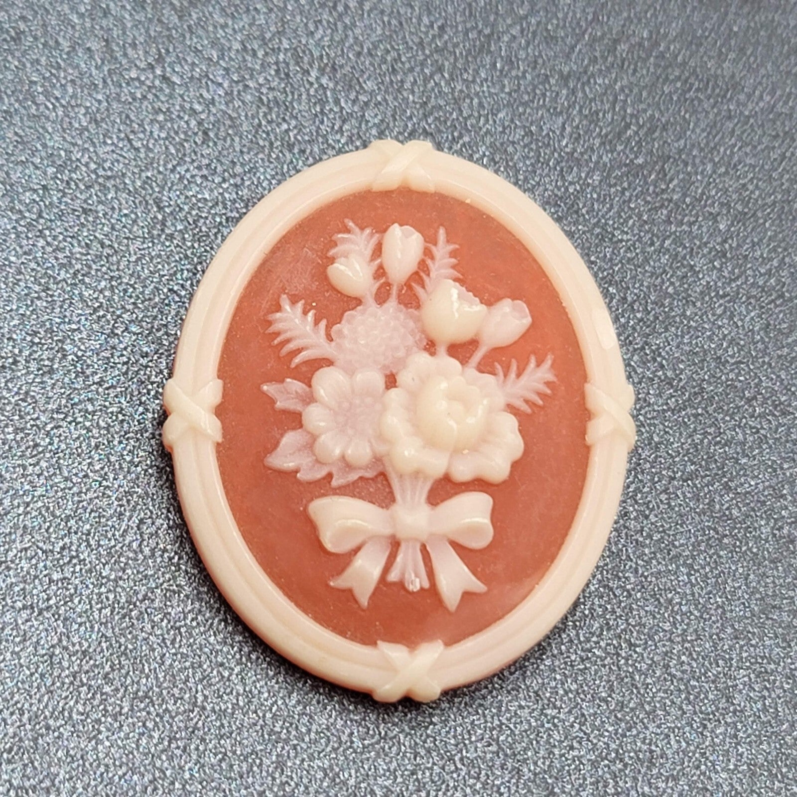 Vintage AVON Coral Resin Cameo Flower Floral Bouquet Oval Brooch Pin 1.5"