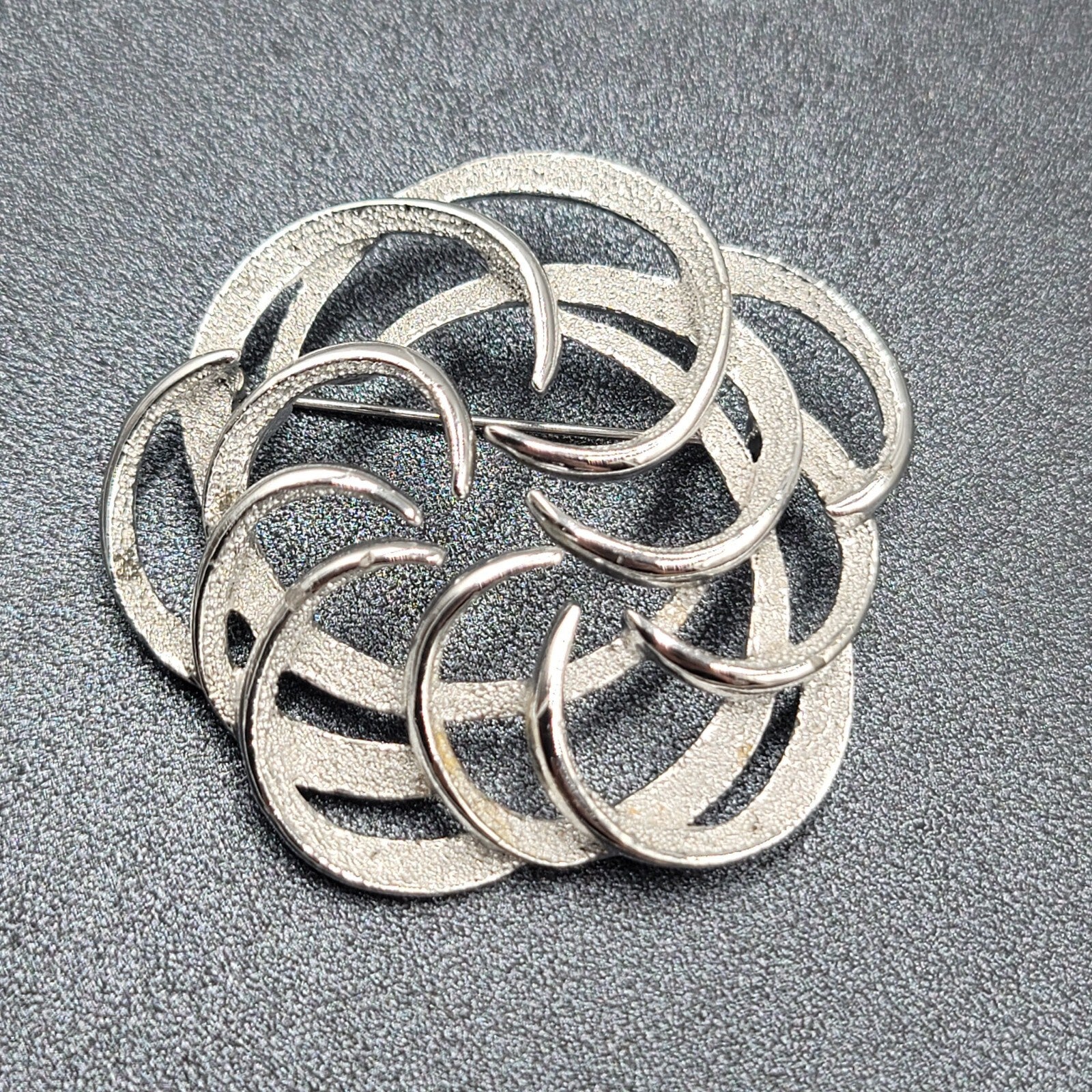 Vintage Sarah Coventry Brooch Silver Tone Circle Fashion Pin MCM 2"