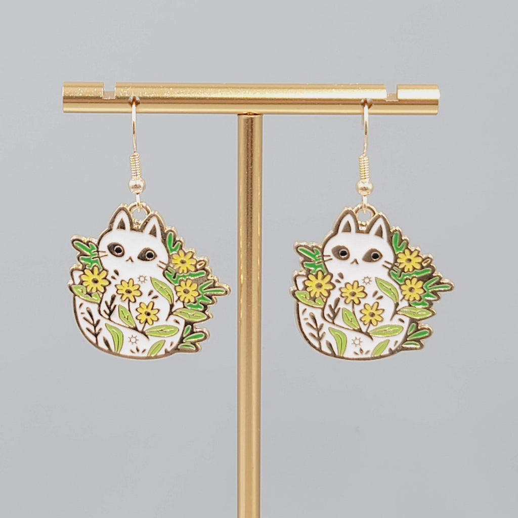 White Kitty Cat in the Flowers Pierced Earrings Gold tone Dangle 1"