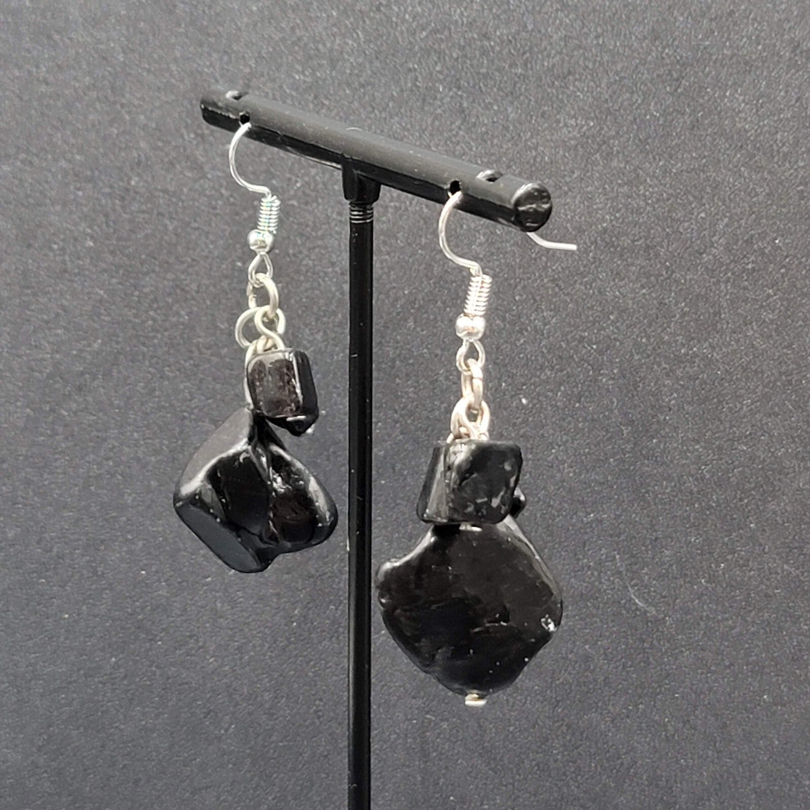 Pierced Earrings Silver tone Black Shell Dangle 1.5"