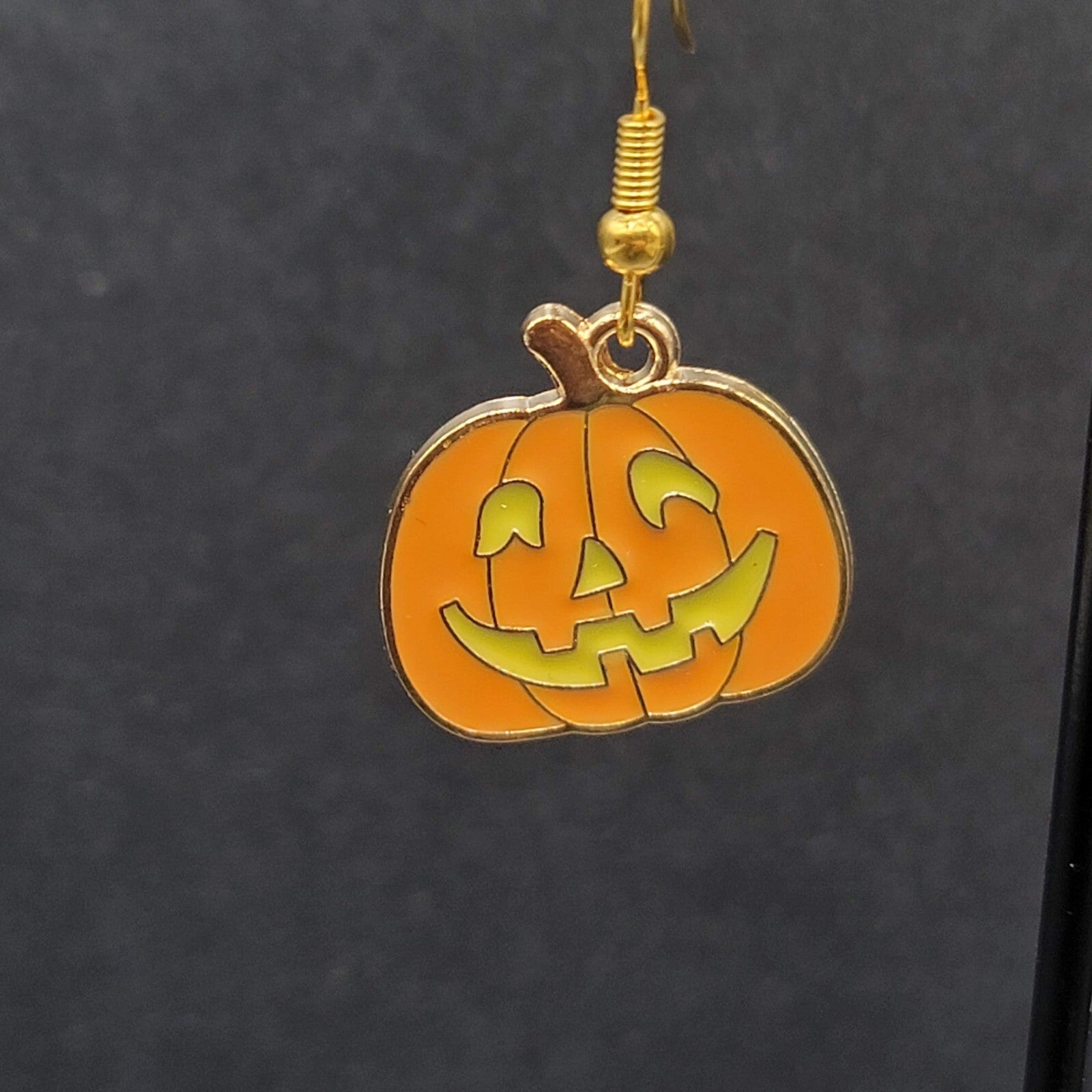 New Jack o Lantern Pumpkin Pierced Earrings Gold tone Enamel Dangle 3/4"