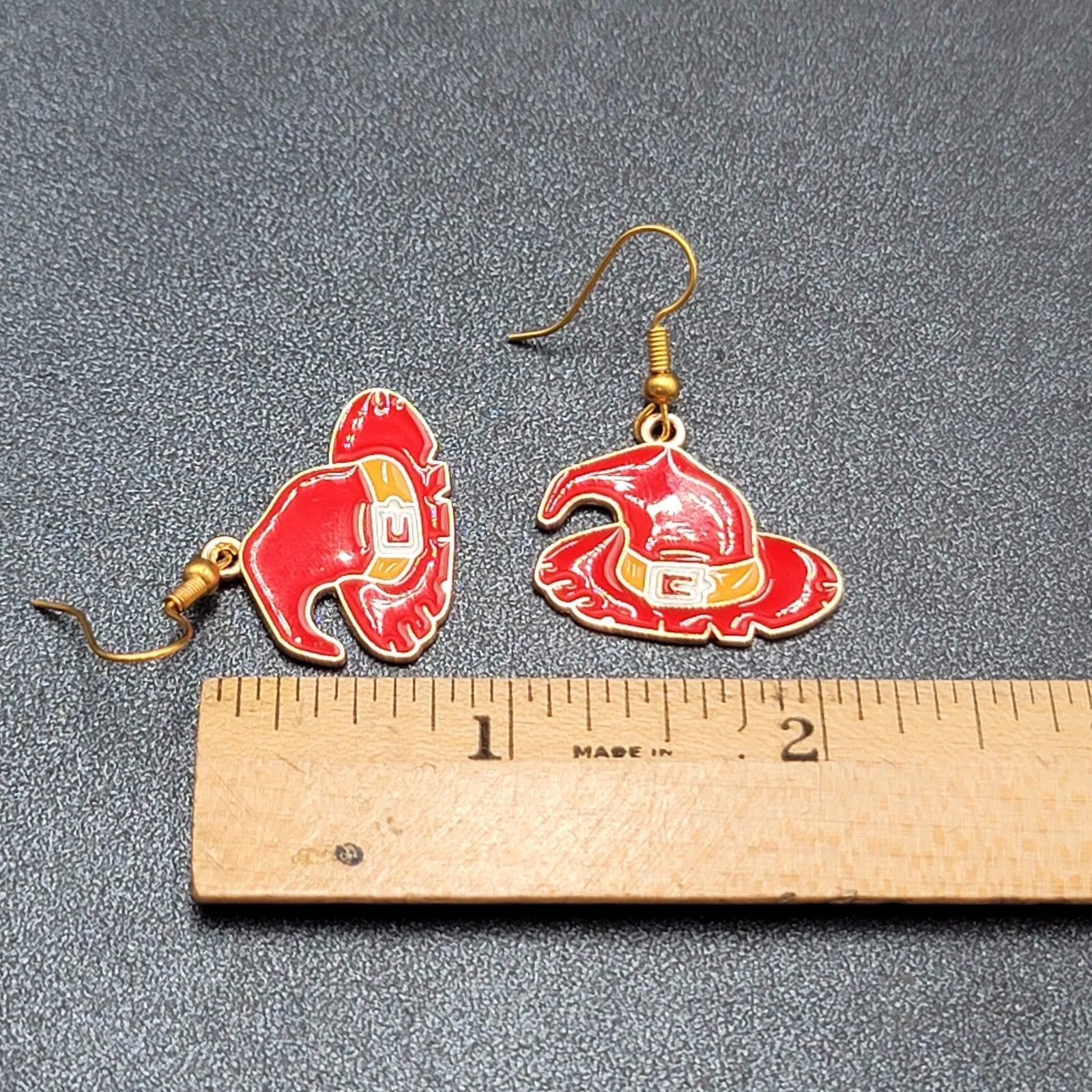 Halloween Pierced Earrings Red Witches Hat Enamel Gold tone Enamel Dangle 7/8