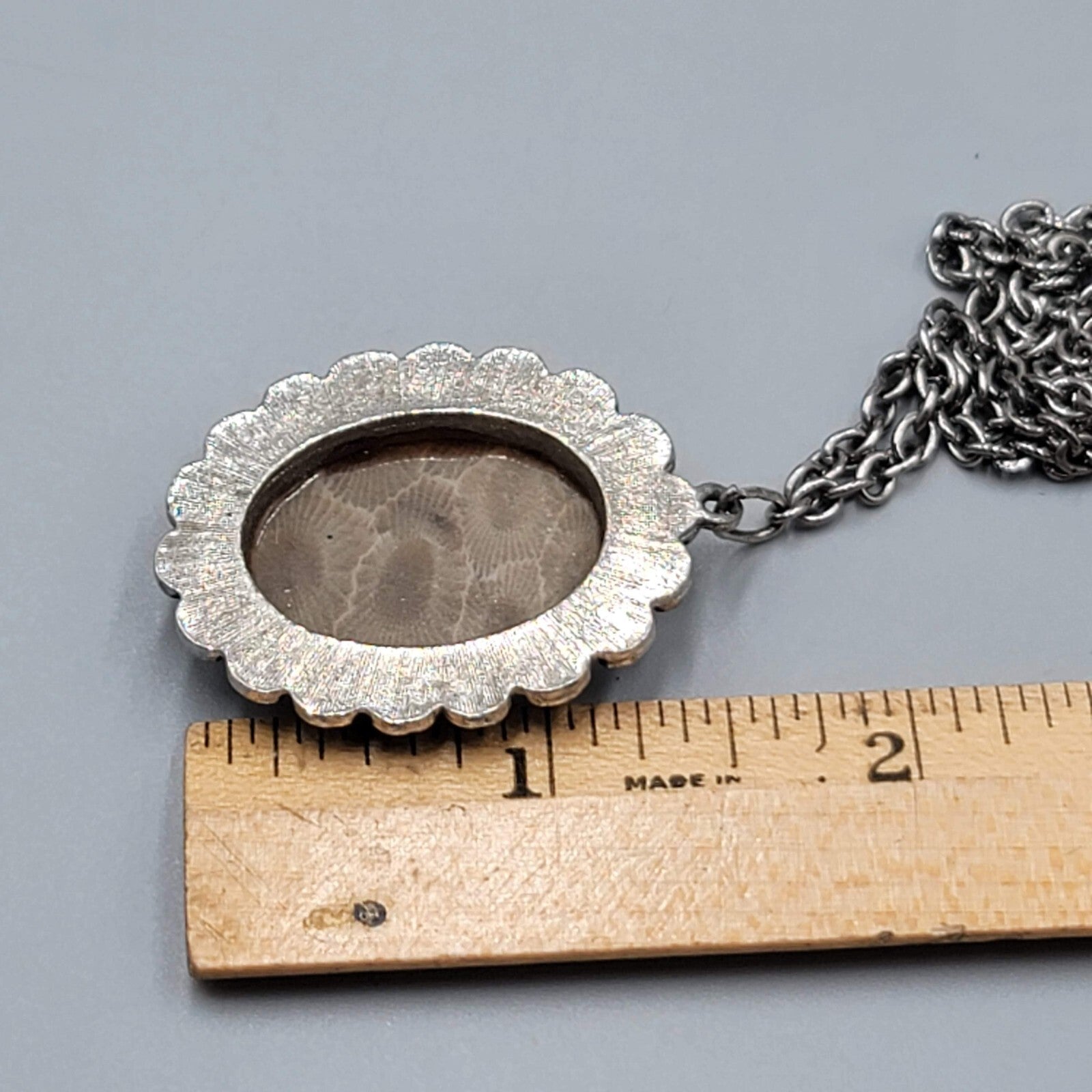 Petoskey Stone Cabochon Pendant Necklace Silver tone 24"