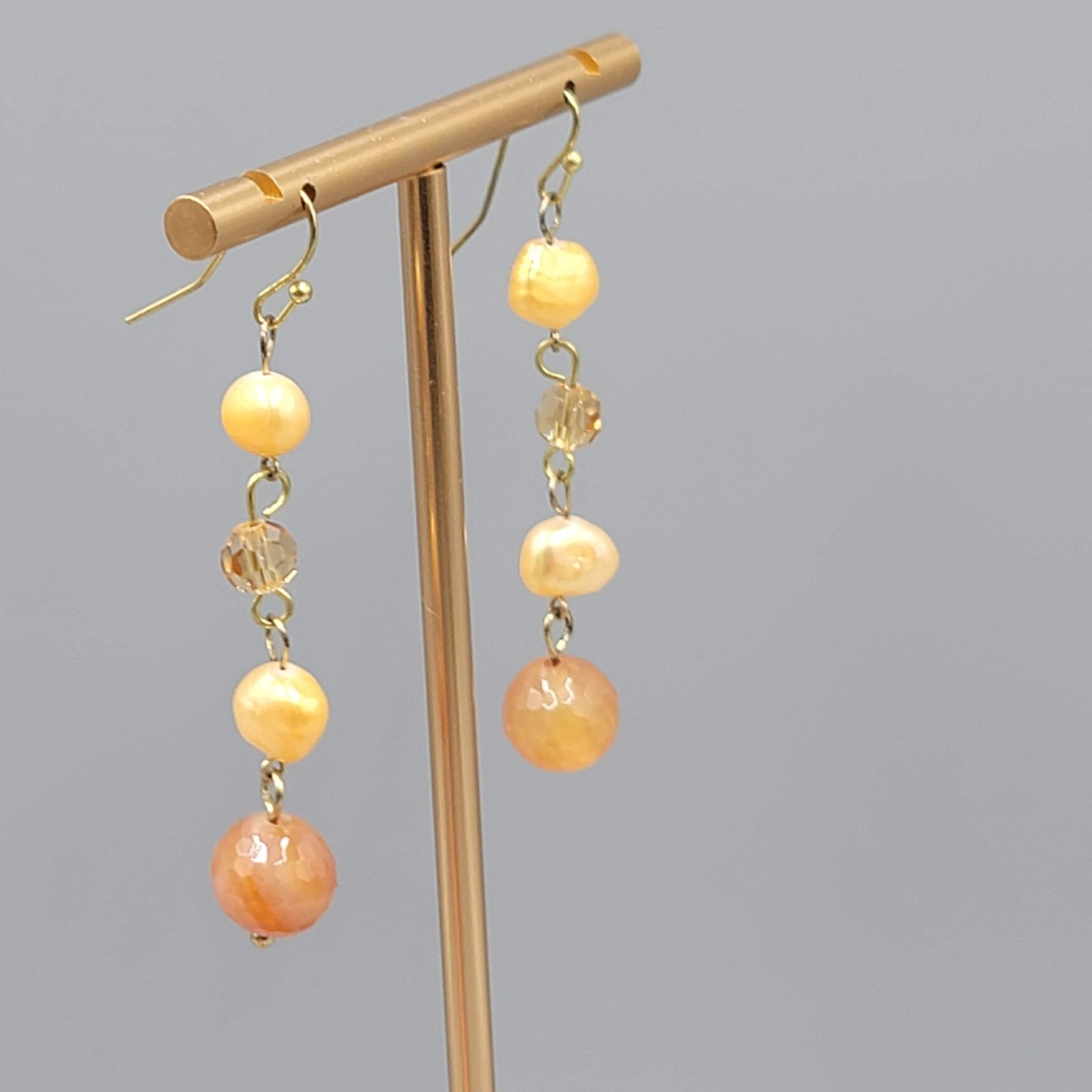 Agate and Pearl Pierced Earrings Gold tone Dangle 2 in